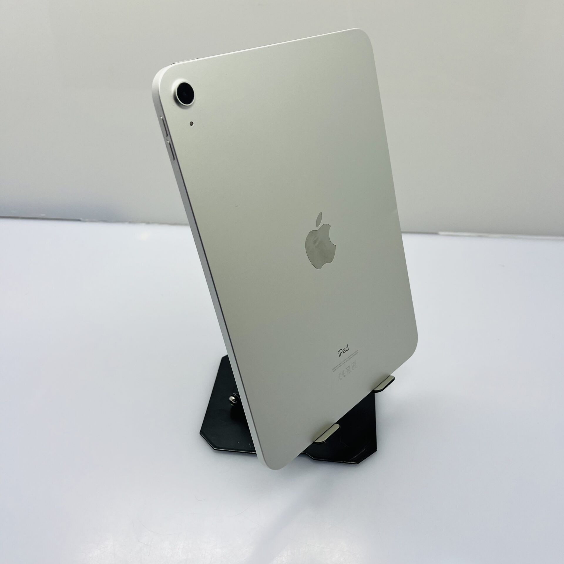 Apple iPad 10th Gen 64GB (WiFi Only) Silver (Condition: Good) - Image 8