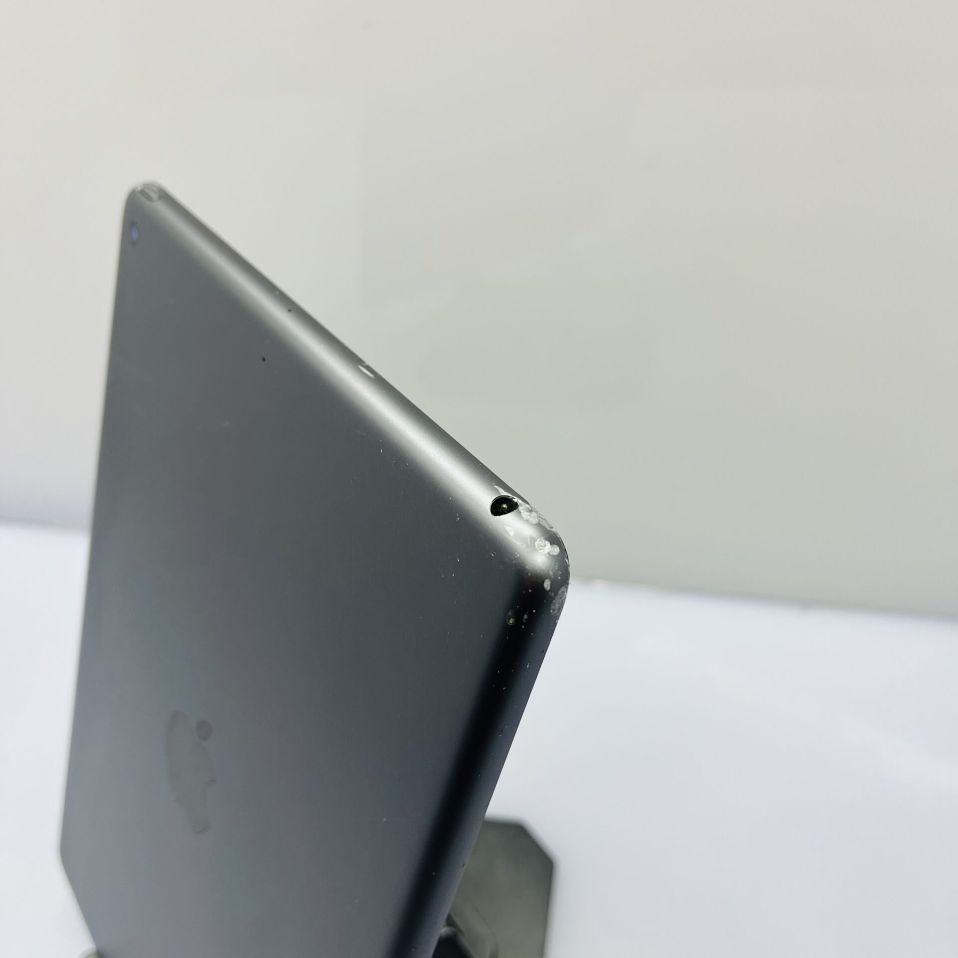 Apple iPad 9th Gen 64GB (Wi-Fi Only) Space Gray (Condition: Good) - Image 11