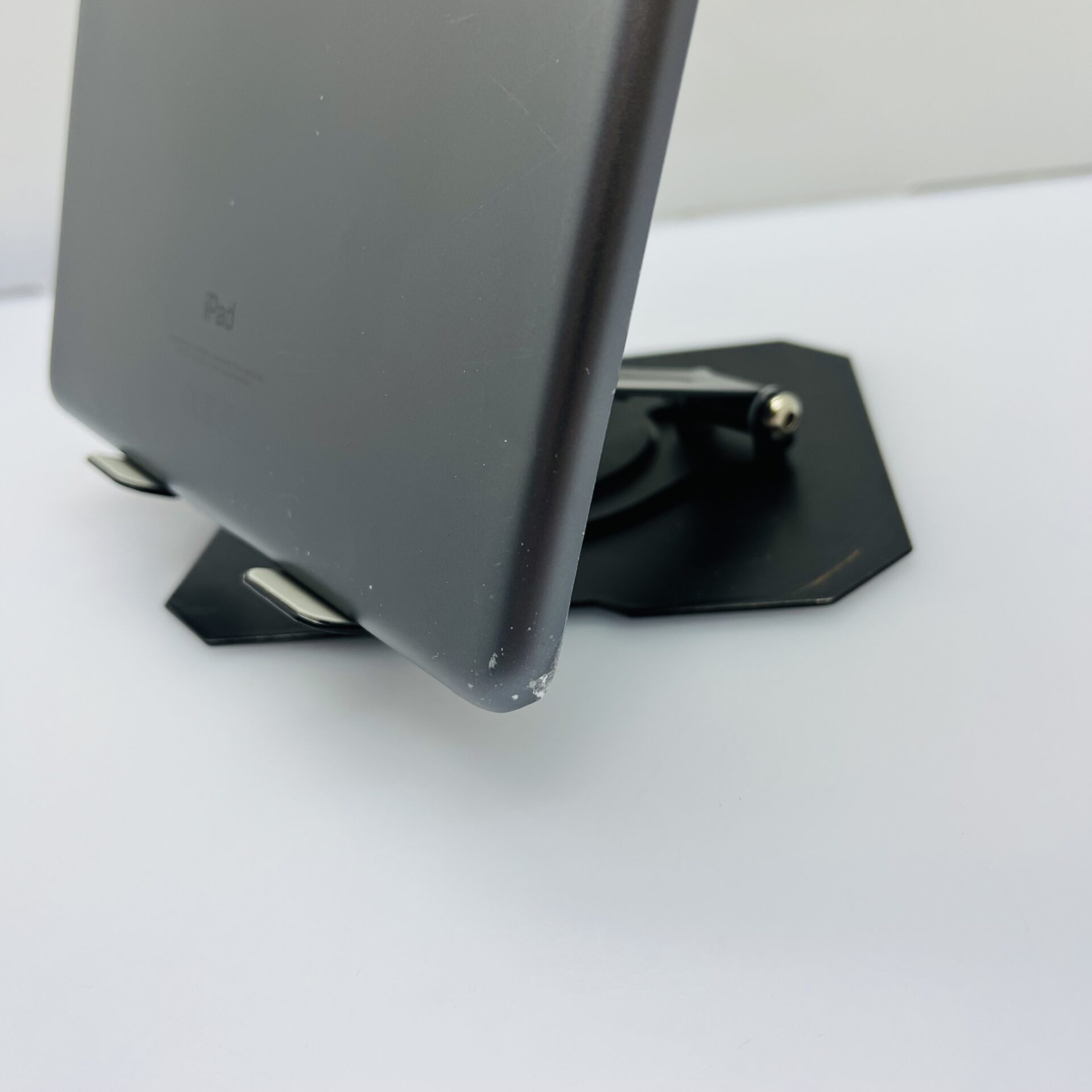 Apple iPad 9th Gen 64GB (Wi-Fi Only) Space Gray (Condition: Good) - Image 12