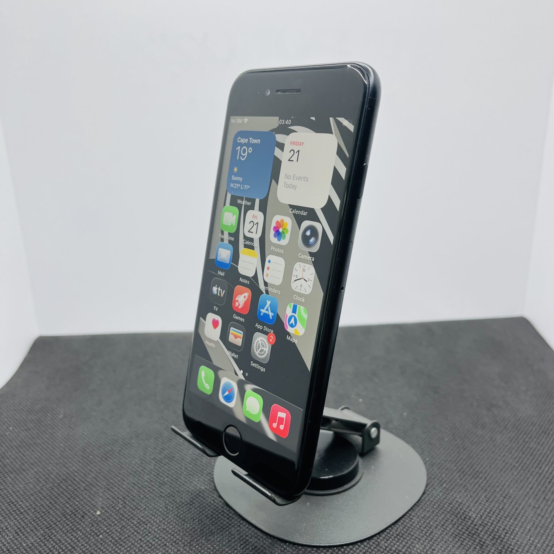 Apple iPhone SE (2020) 64GB Black (Condition: Good) - Image 3