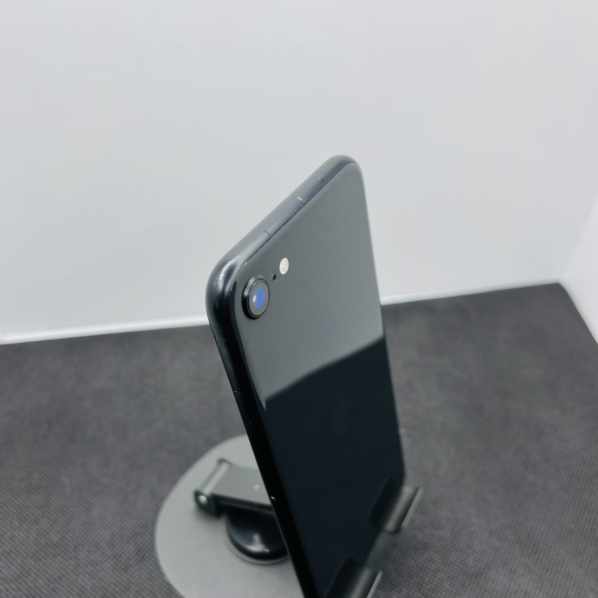 Apple iPhone SE (2020) 64GB Black (Condition: Good) - Image 8