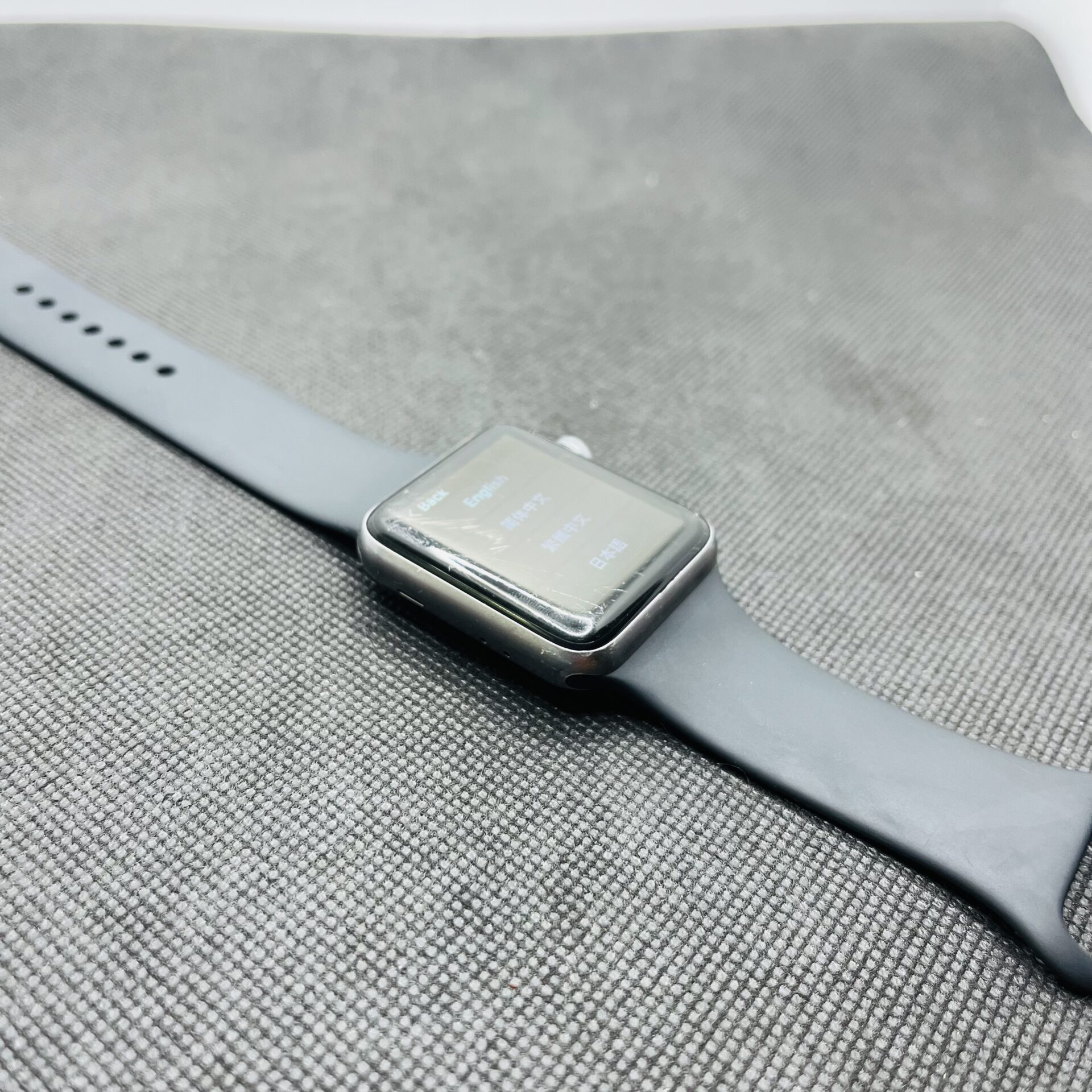 Apple Watch Series 3 42mm GPS Space Gray (Condition: Fair) - Image 4