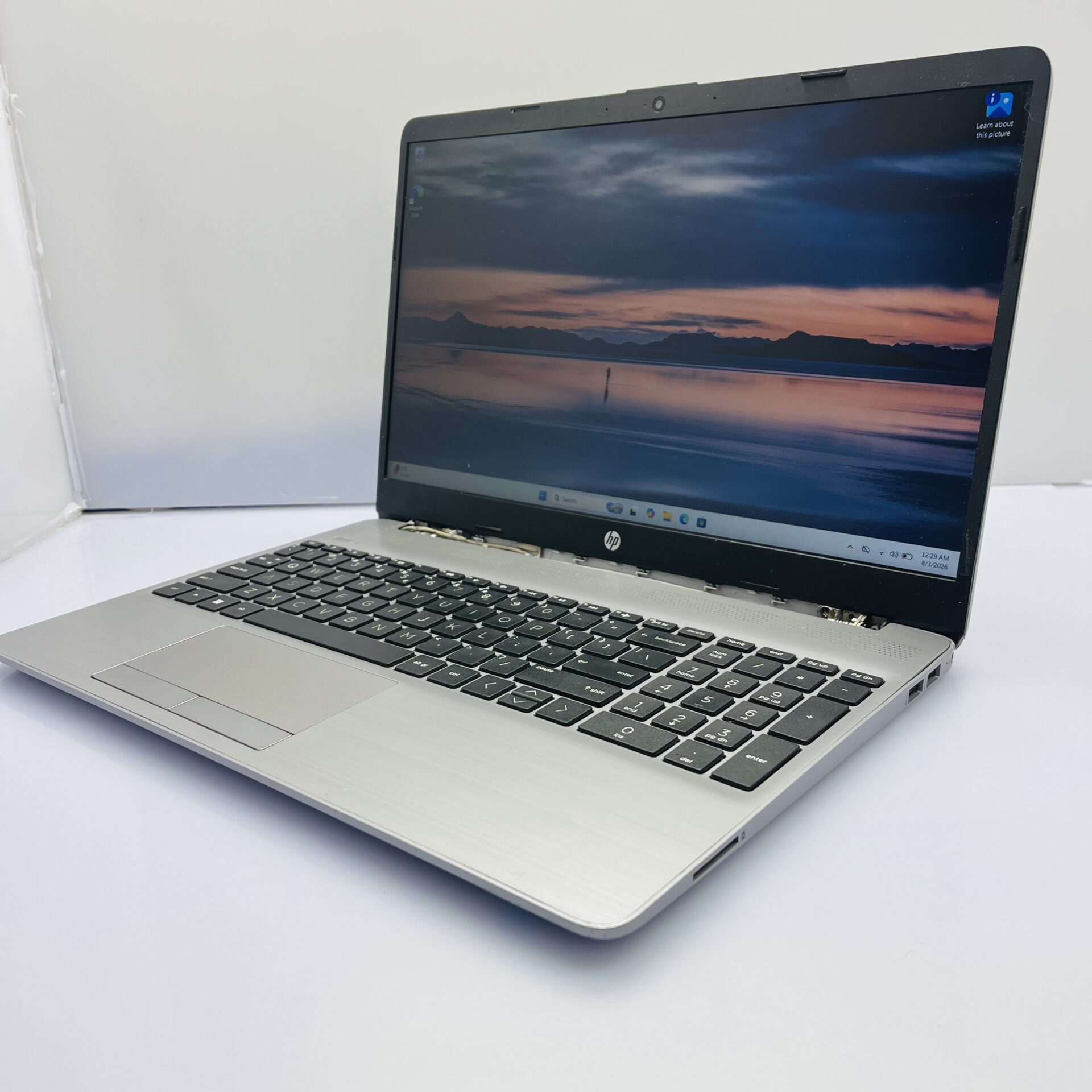 HP 250 G9 "Core i5" 2.40GHz 12GB RAM 256GB SSD Silver - Cracked Screen Casing and missing Hinge Cover (Condition: Fair) - Image 3