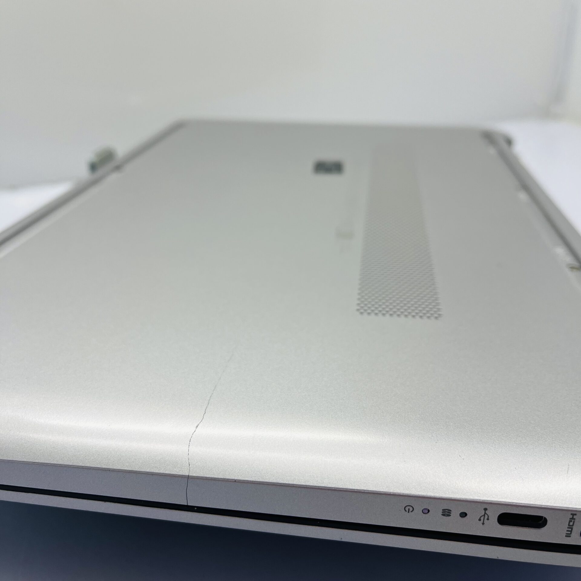 HP 250 G9 "Core i5" 2.40GHz 12GB RAM 256GB SSD Silver - Cracked Screen Casing and missing Hinge Cover (Condition: Fair) - Image 22