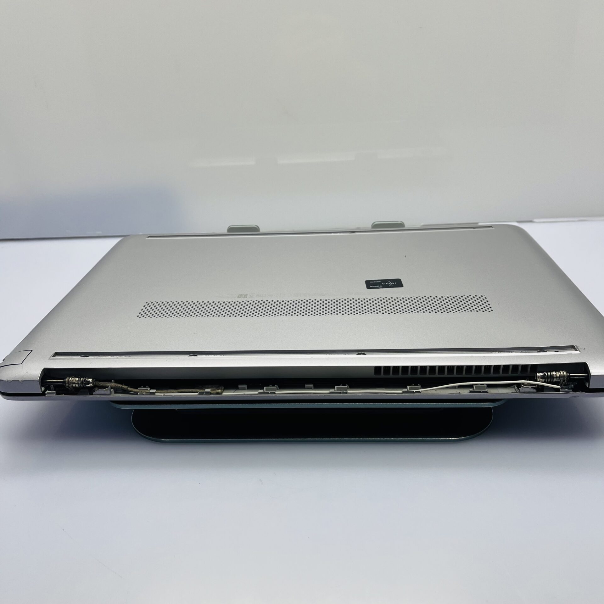 HP 250 G9 "Core i5" 2.40GHz 12GB RAM 256GB SSD Silver - Cracked Screen Casing and missing Hinge Cover (Condition: Fair) - Image 23