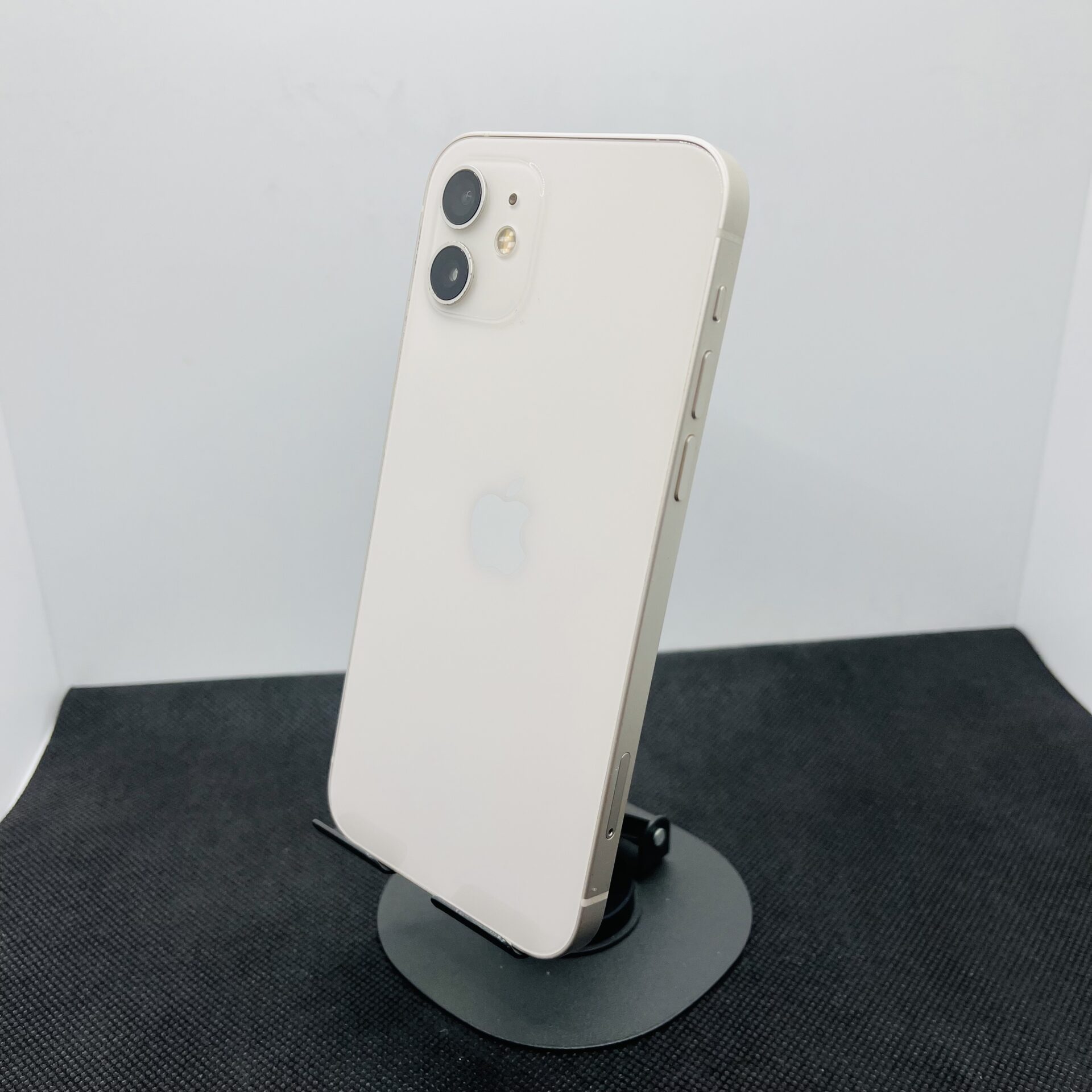 Apple iPhone 12 128GB White (Condition: Good) - Image 7