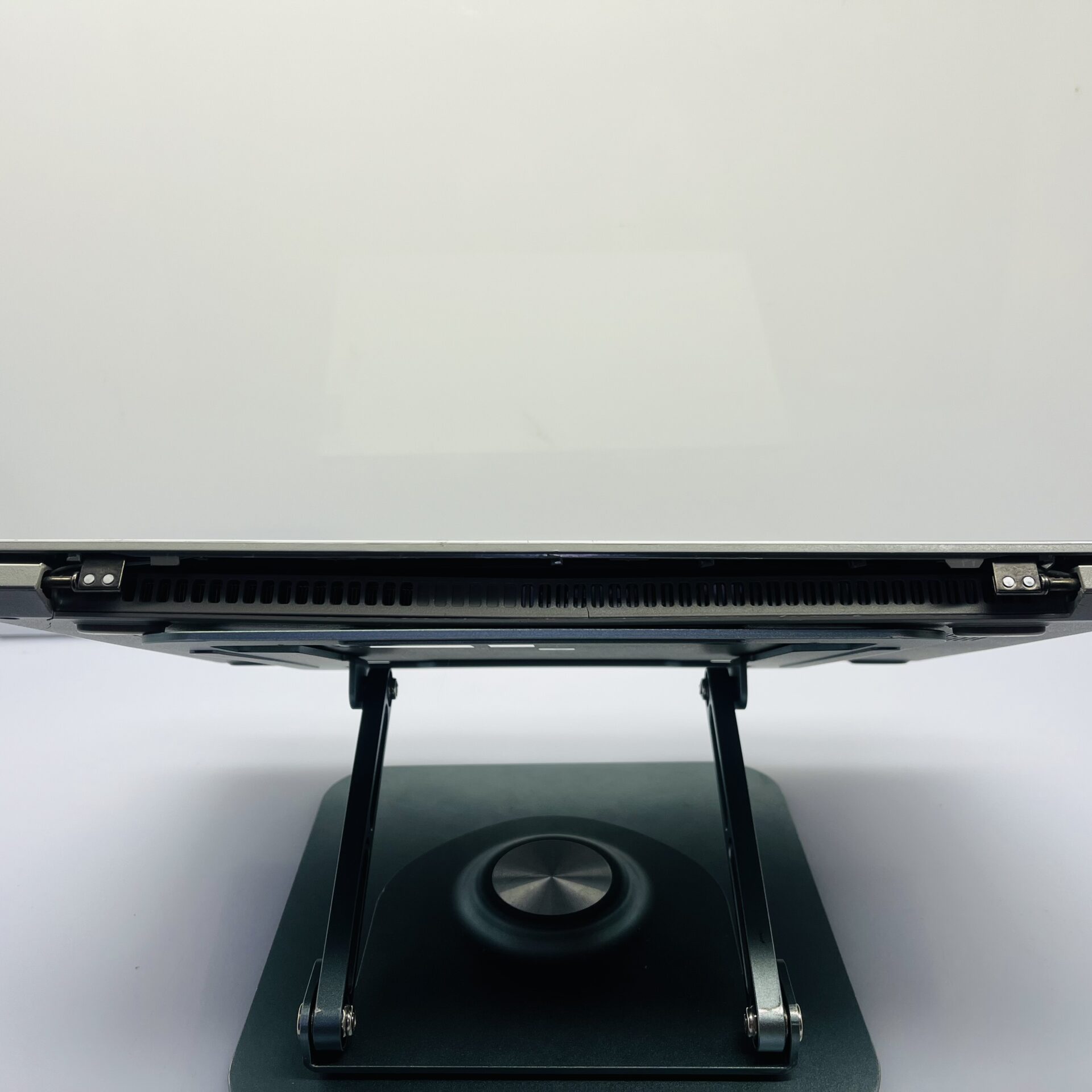 Lenovo IdeaPad S145 "Core i5 8th Gen" 1.60GHz 12GB RAM 256GB SSD Platinum Grey (Condition: Fair) - Image 17
