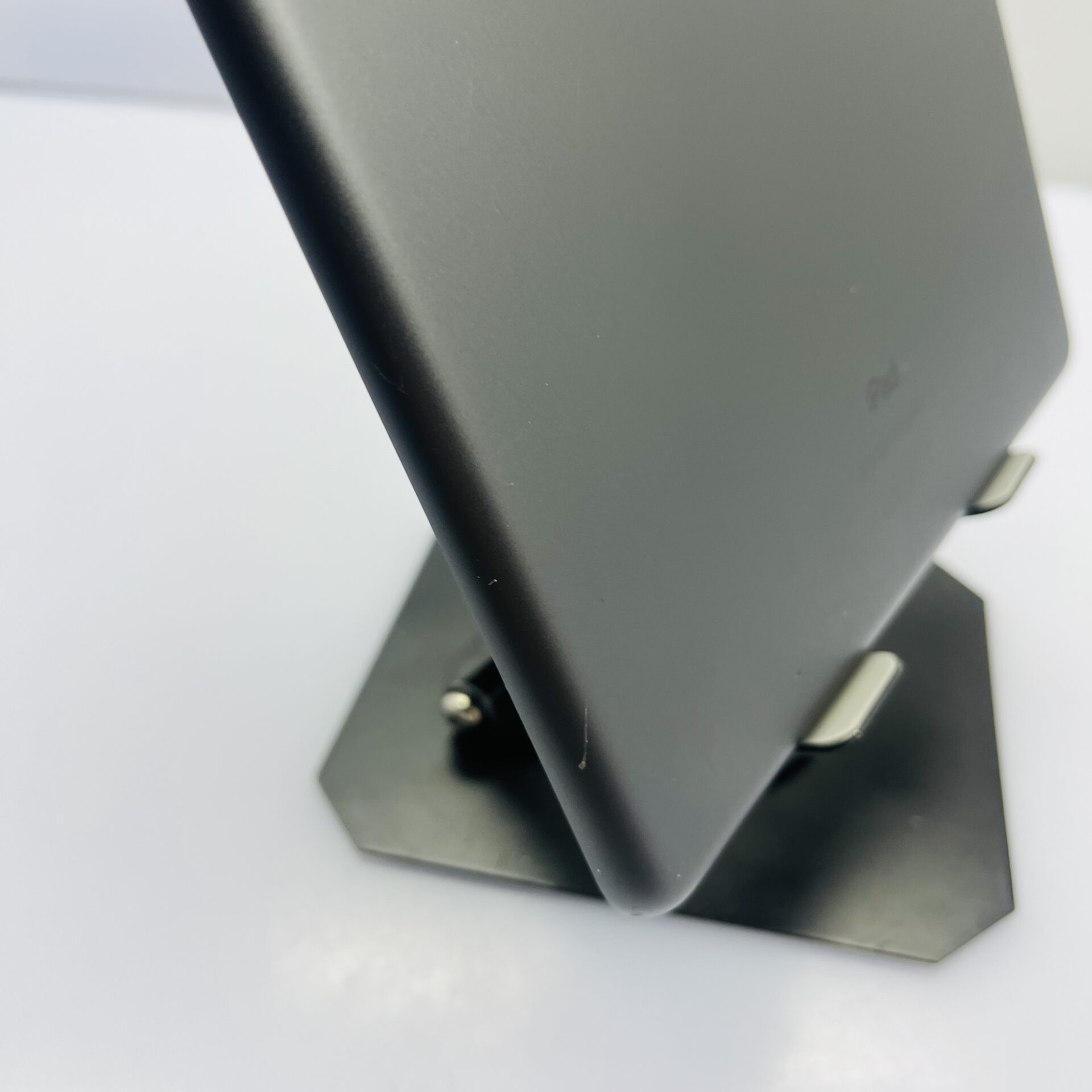 Apple iPad 10.2" 8th Gen 32GB (WiFi Only) Space Gray with White front - Touch ID Not Working (Condition: Good) - Image 12