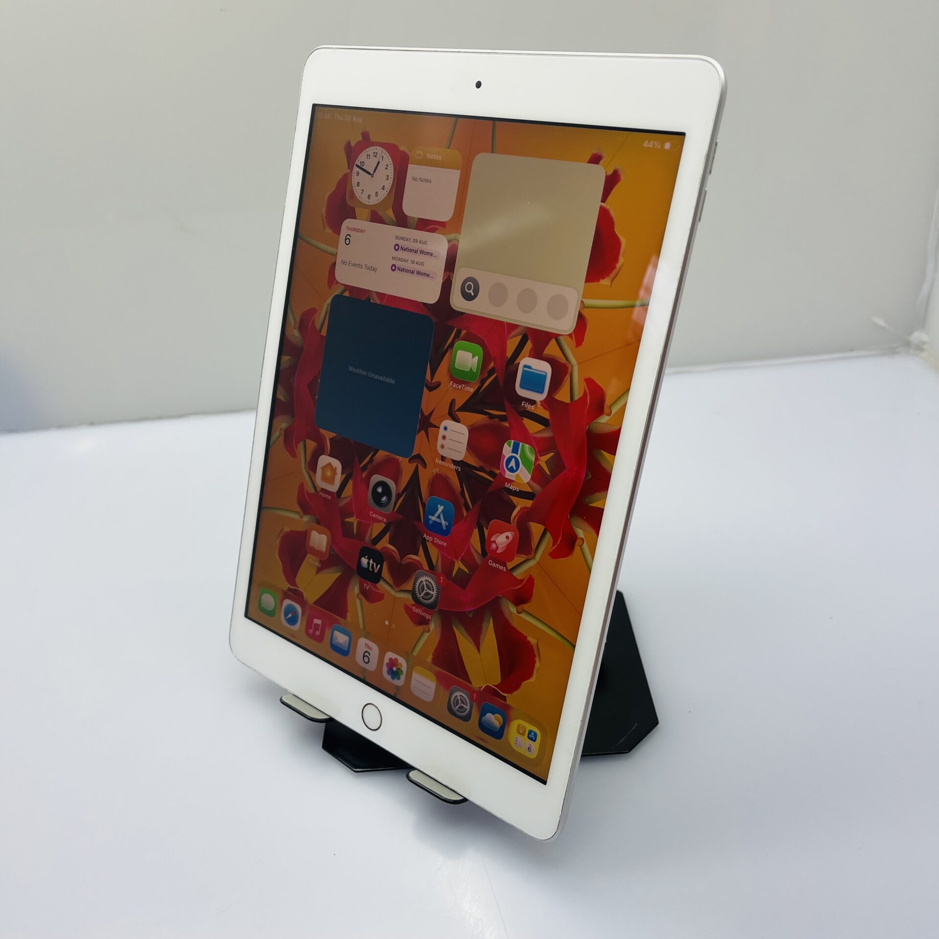 Apple iPad 10.2" 9th Gen (WiFi Only) 64GB Silver - Touch ID Not Working (Condition: Good) - Image 3