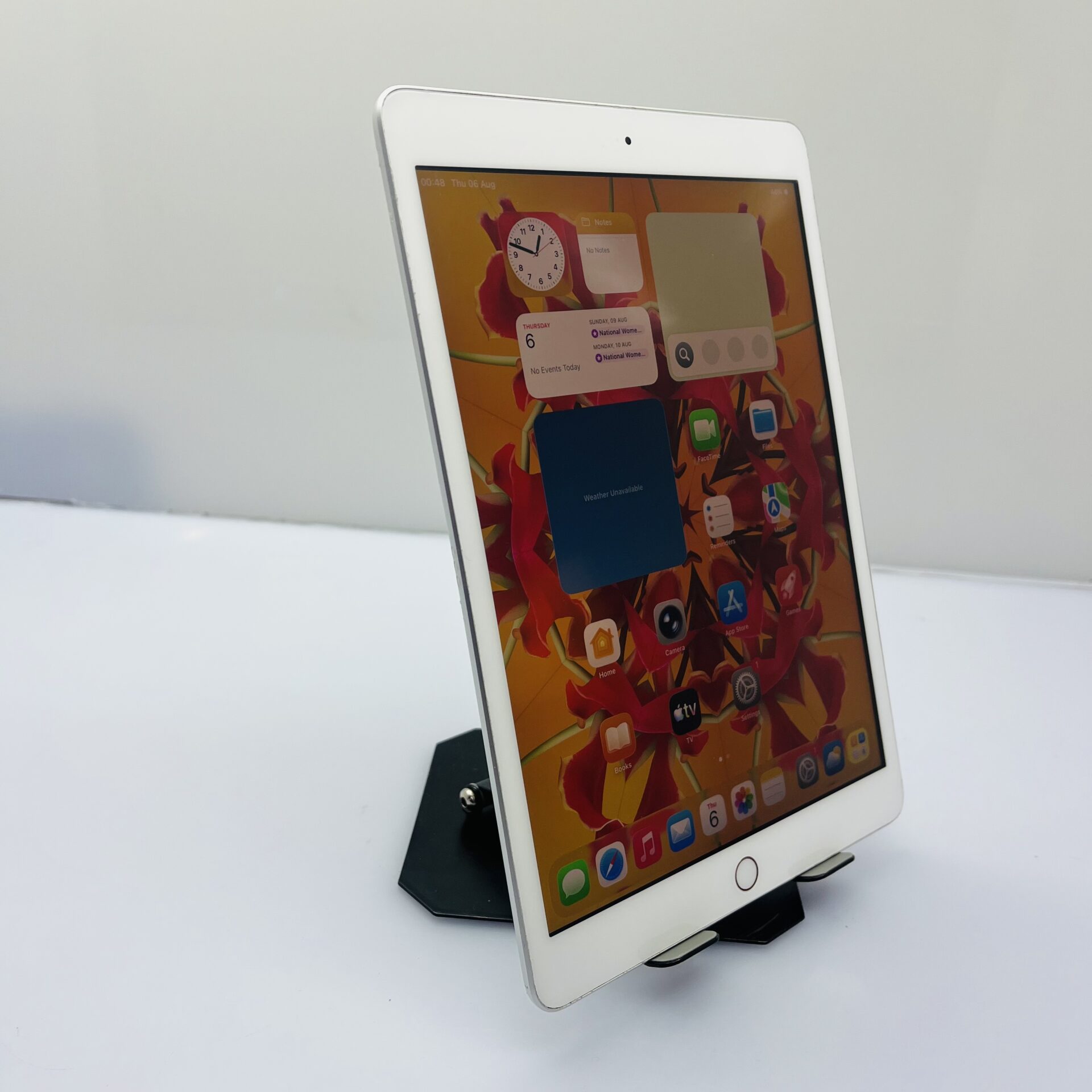 Apple iPad 10.2" 9th Gen (WiFi Only) 64GB Silver - Touch ID Not Working (Condition: Good) - Image 4