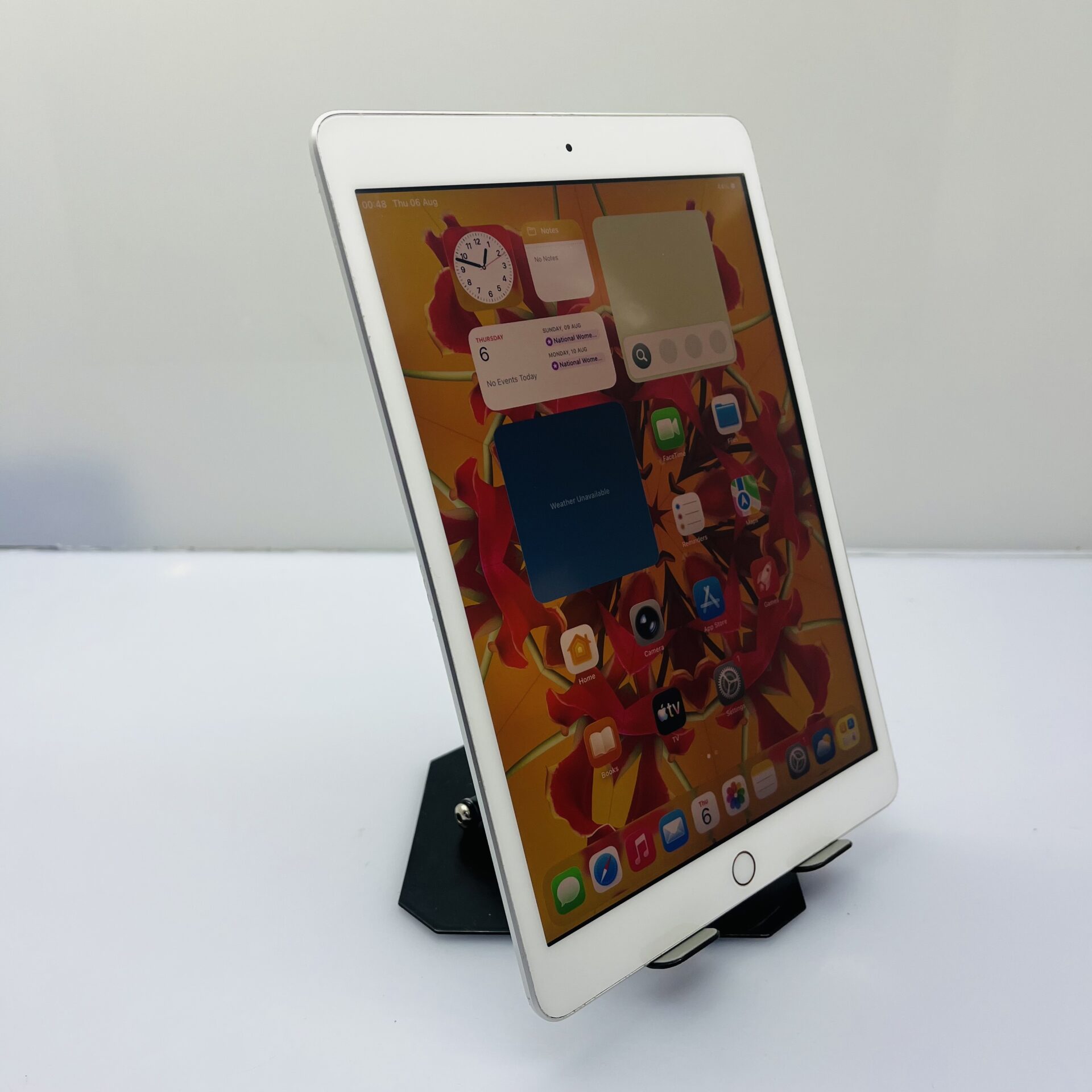 Apple iPad 10.2" 9th Gen (WiFi Only) 64GB Silver - Touch ID Not Working (Condition: Good) - Image 5
