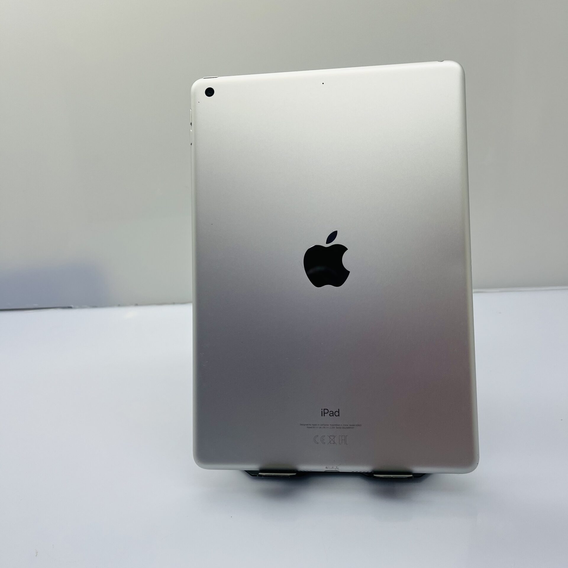 Apple iPad 10.2" 9th Gen (WiFi Only) 64GB Silver - Touch ID Not Working (Condition: Good) - Image 6