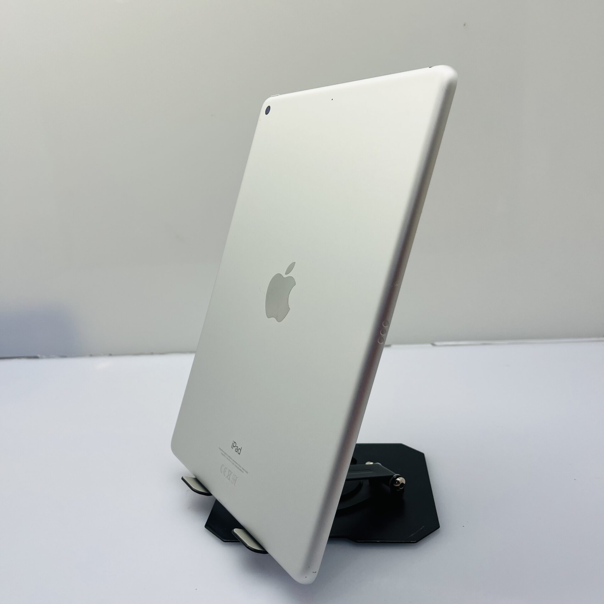 Apple iPad 10.2" 9th Gen (WiFi Only) 64GB Silver - Touch ID Not Working (Condition: Good) - Image 7