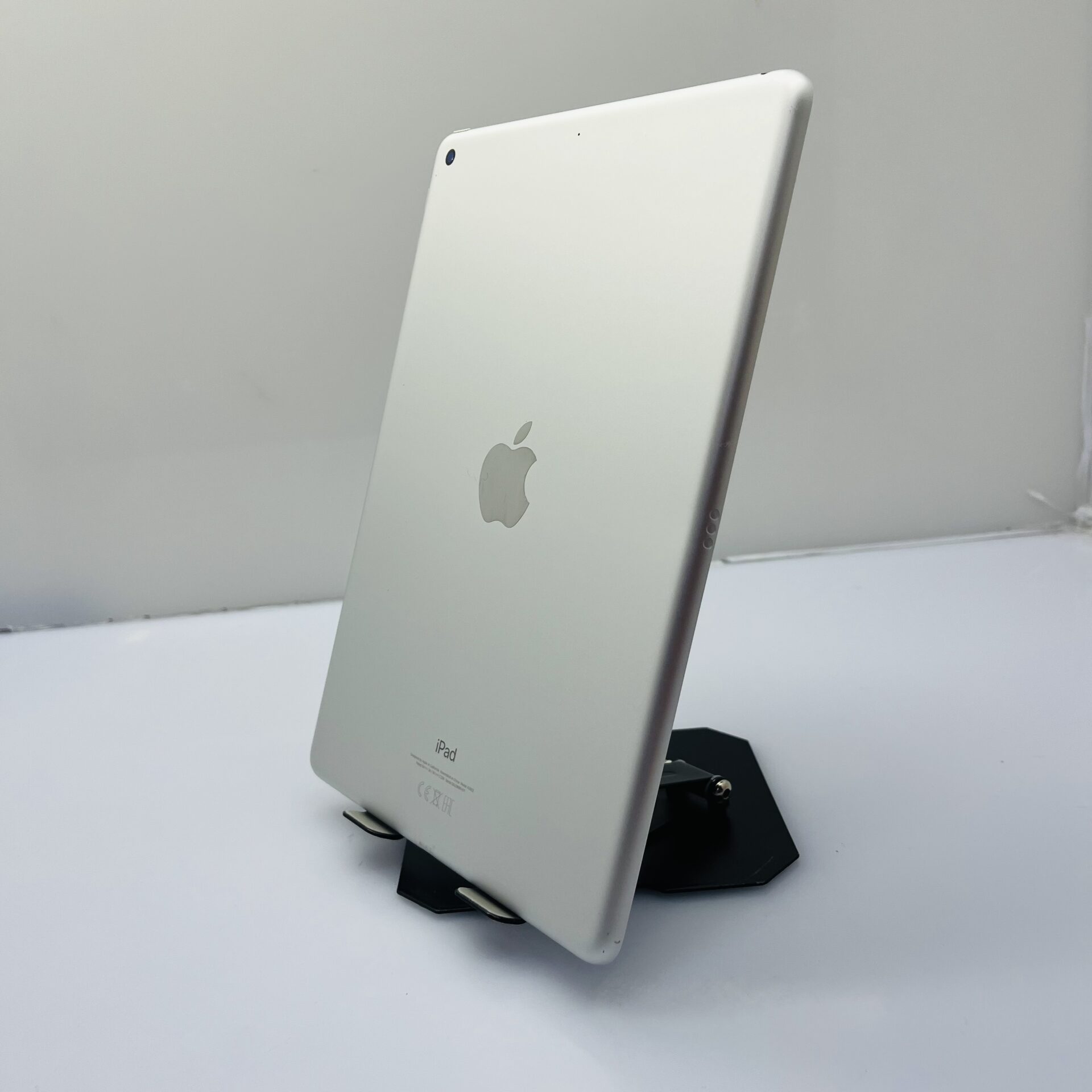 Apple iPad 10.2" 9th Gen (WiFi Only) 64GB Silver - Touch ID Not Working (Condition: Good) - Image 8