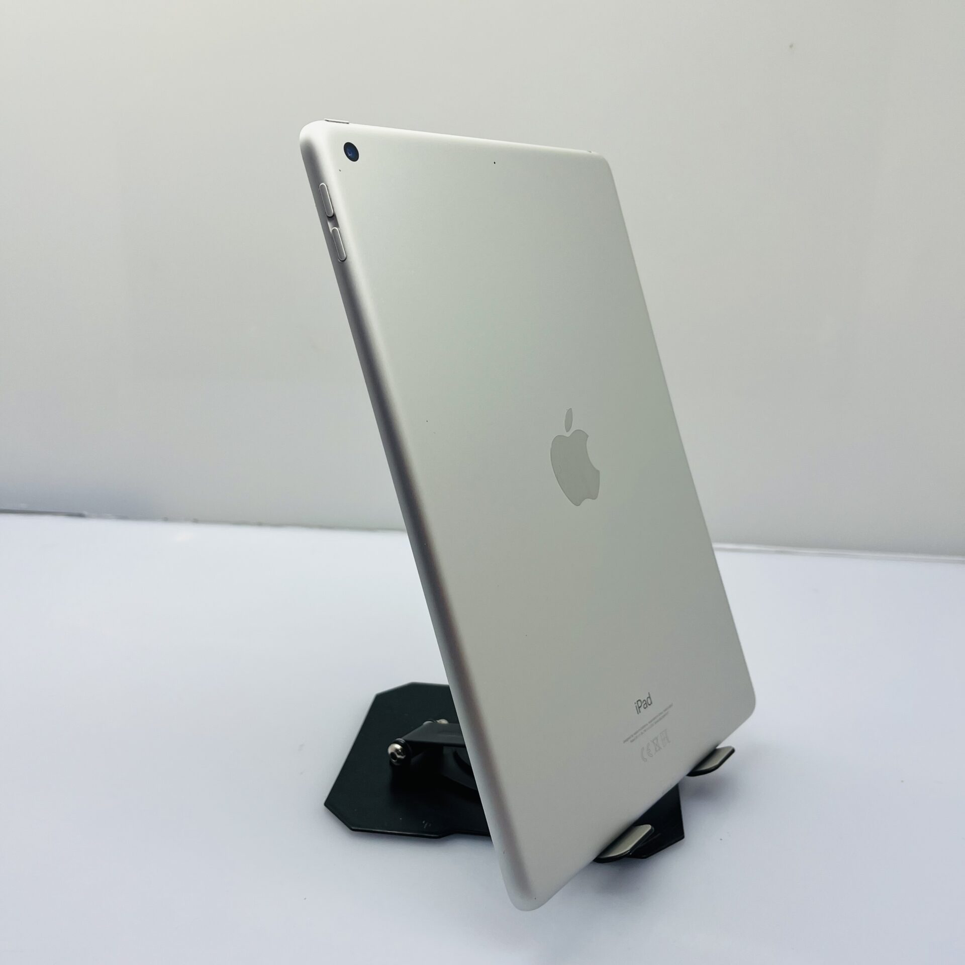 Apple iPad 10.2" 9th Gen (WiFi Only) 64GB Silver - Touch ID Not Working (Condition: Good) - Image 10