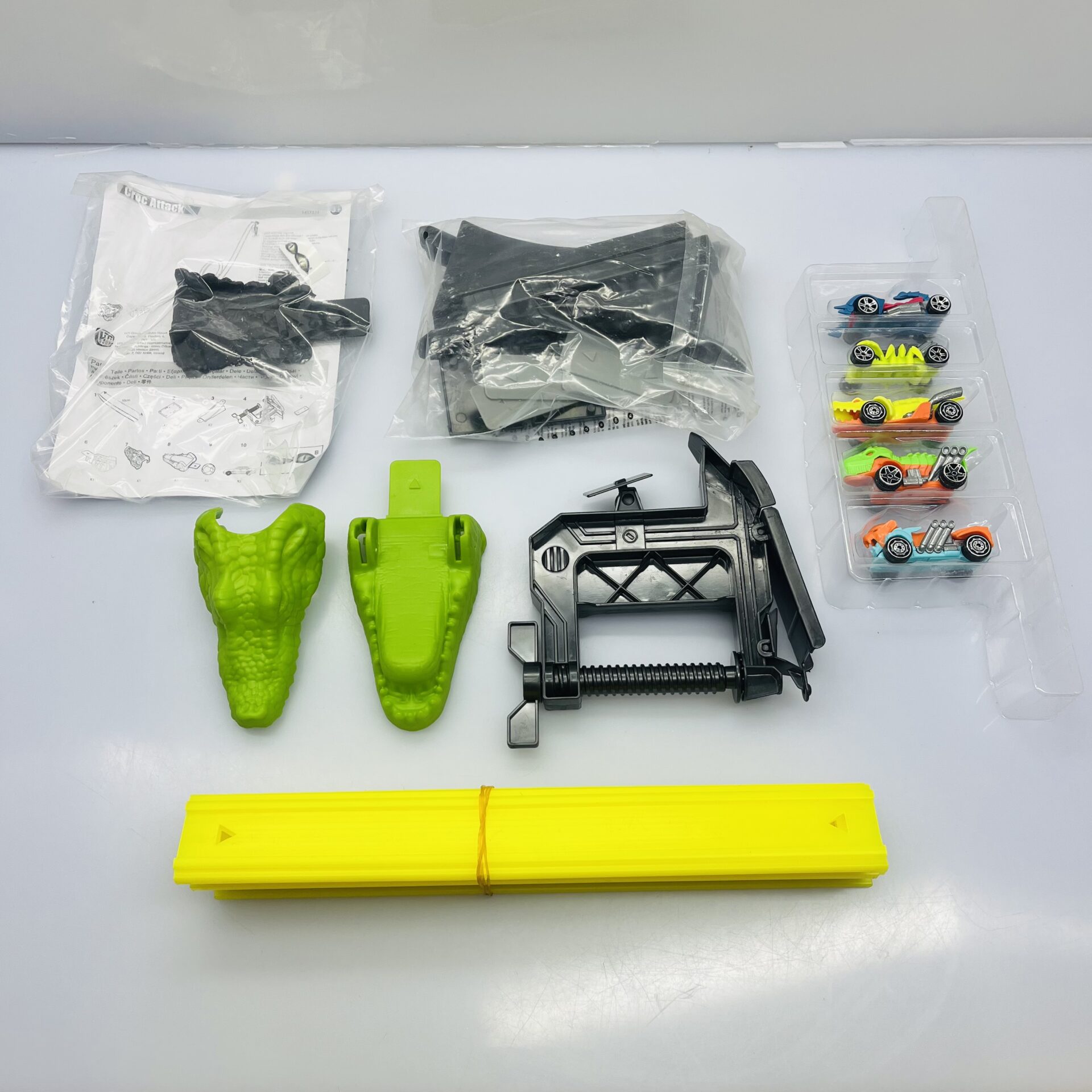 COMBO DEAL: Teamsterz Mega Beast + Teamsterz Turbo City Croc Attack+ Monster Jam Grave Digger (Condition: Good) - Image 3