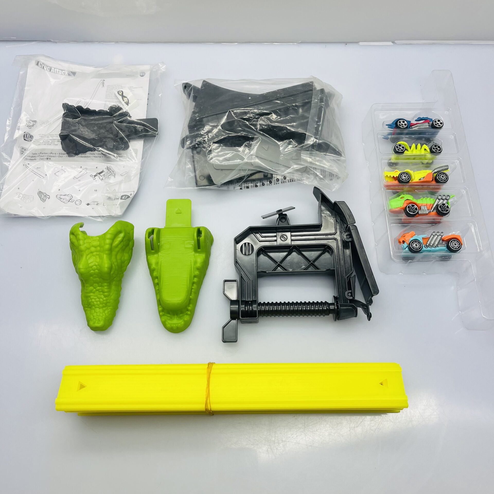 COMBO DEAL: Teamsterz Mega Beast + Teamsterz Turbo City Croc Attack+ Monster Jam Grave Digger (Condition: Good) - Image 4