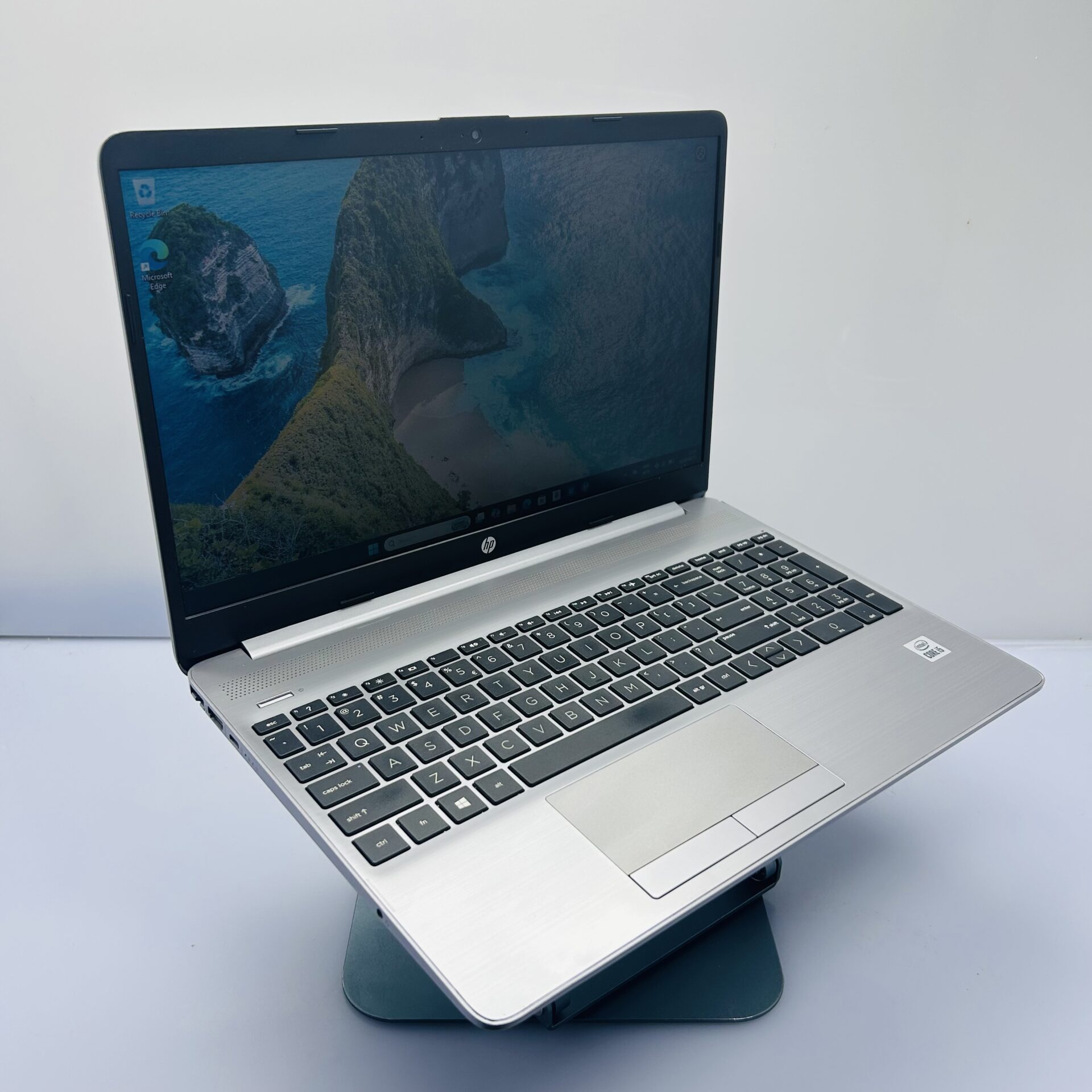HP 250 G8 10th Gen "Core i5" 1.00GHz 16GB RAM 512GB SSD Asteroid Silver (Condition: Good) - Image 3