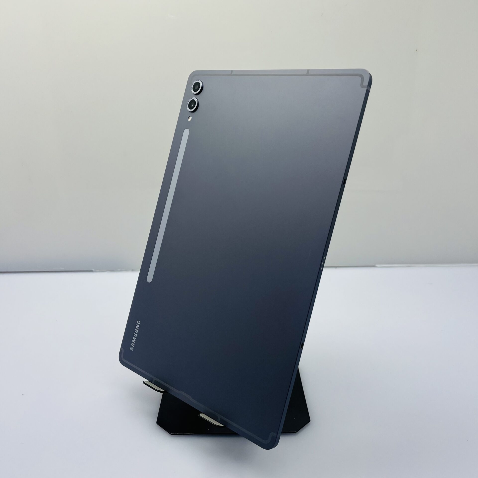 Samsung Galaxy Tab S10+ 5G 256GB (WiFi/Cellular) Moonstone Gray + Sealed Samsung Book Cover Keyboard-AI Key + Sealed Samsung 45W Power Adapter (Condition: Excellent) - Image 7