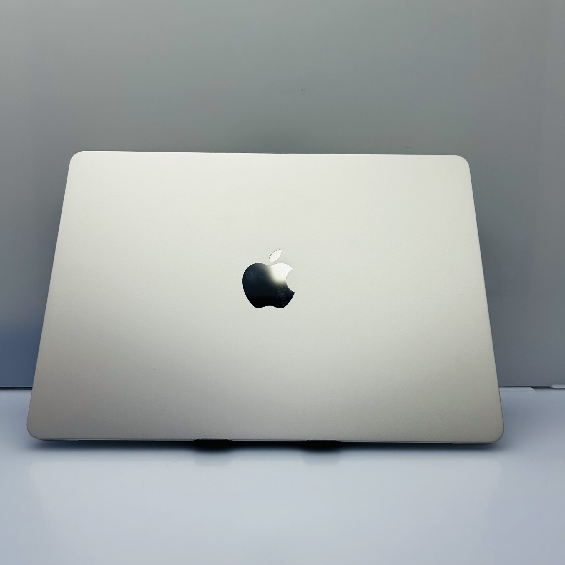 Apple MacBook Air 13-inch "M2" 8 CPU/ 10 GPU (2022) 8GB RAM 512GB SSD Starlight (Condition: Excellent) - Image 6