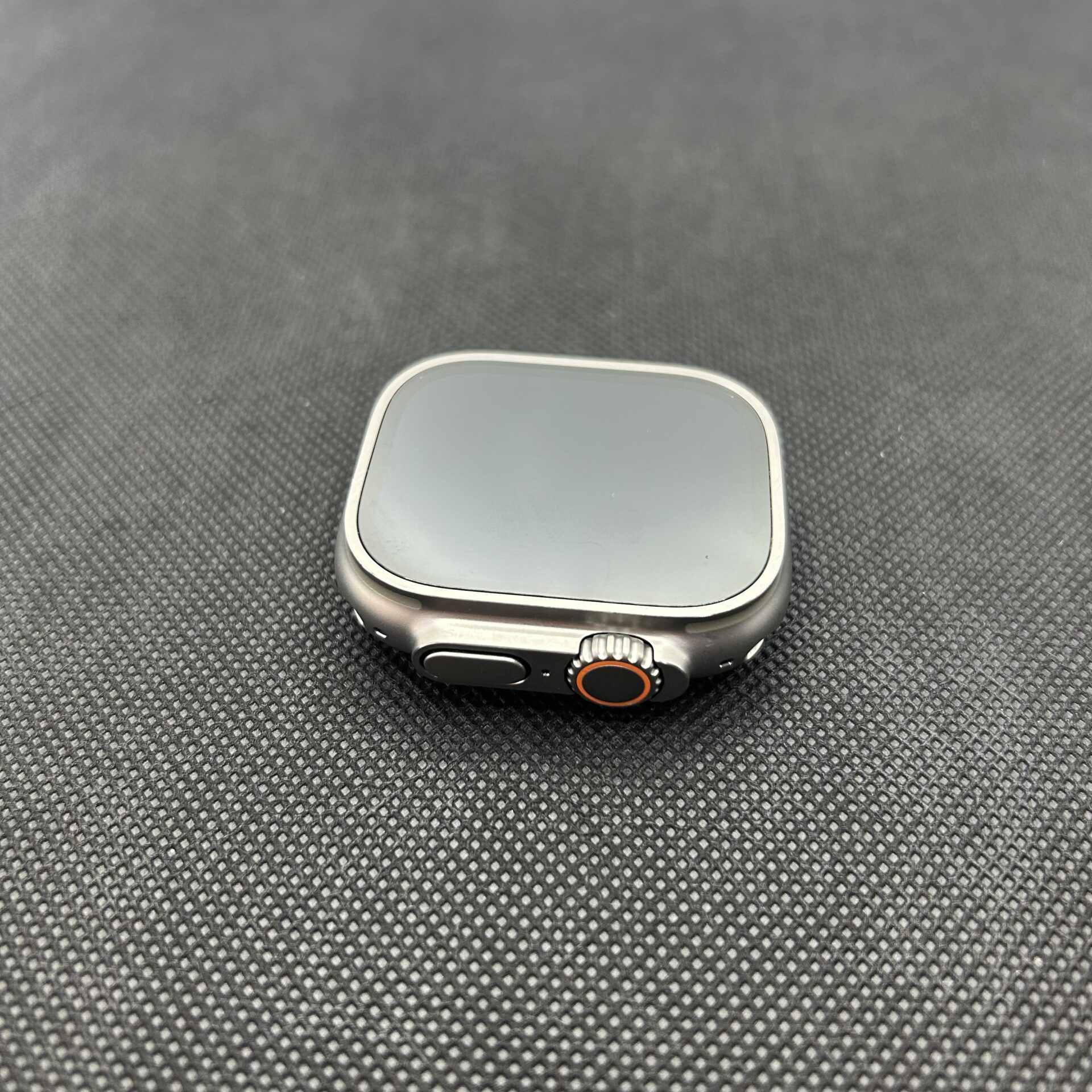 Apple Watch Ultra 2 49mm LTE Natural Titanium with Ocean Band (Condition: Excellent) - Image 4