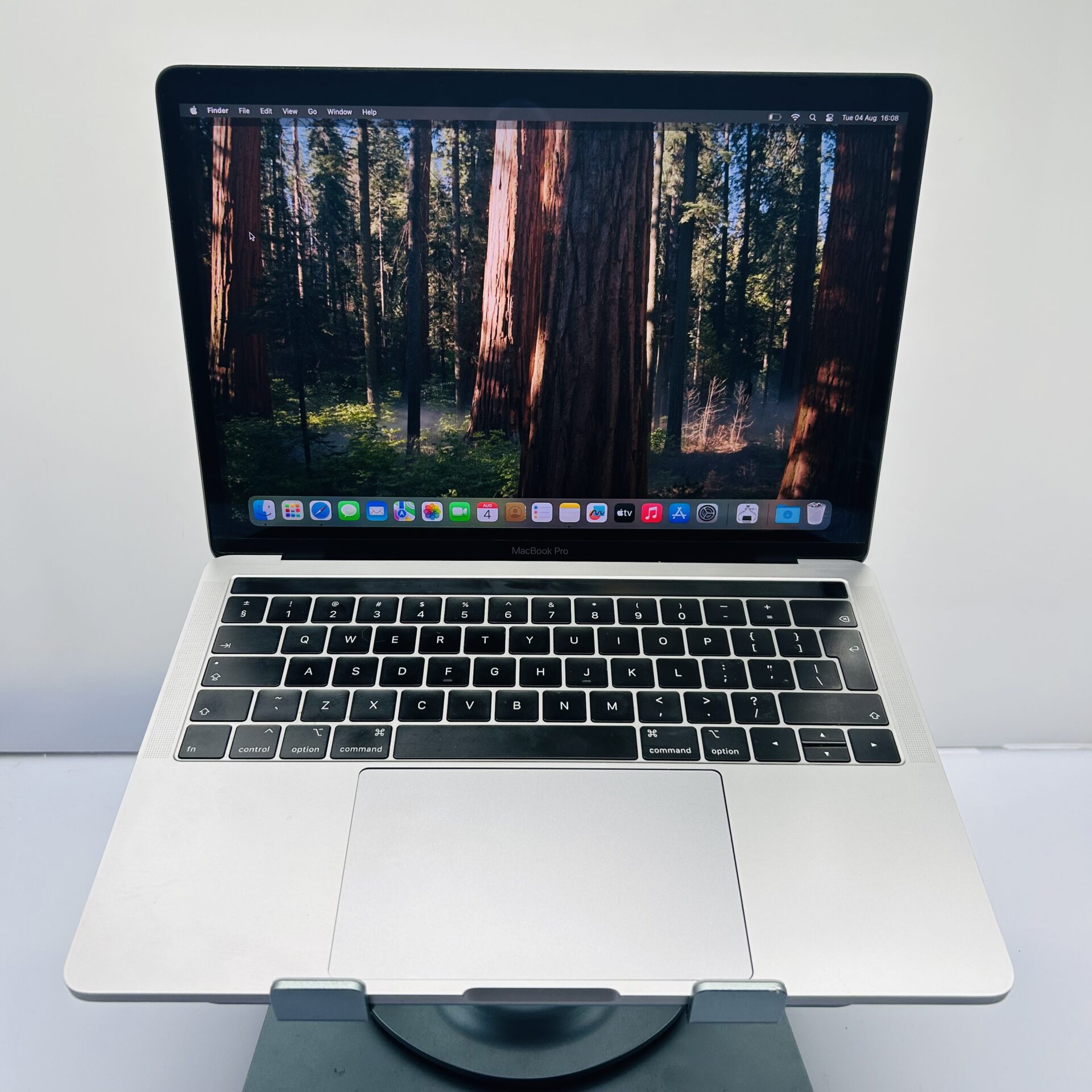 Apple MacBook Pro 13-inch "Core i5" (Touchbar 2019) 1.4GHz 8GB RAM 256GB SSD Space Gray (Condition: Good) - Image 2