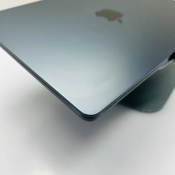 Apple MacBook Air 13-inch 