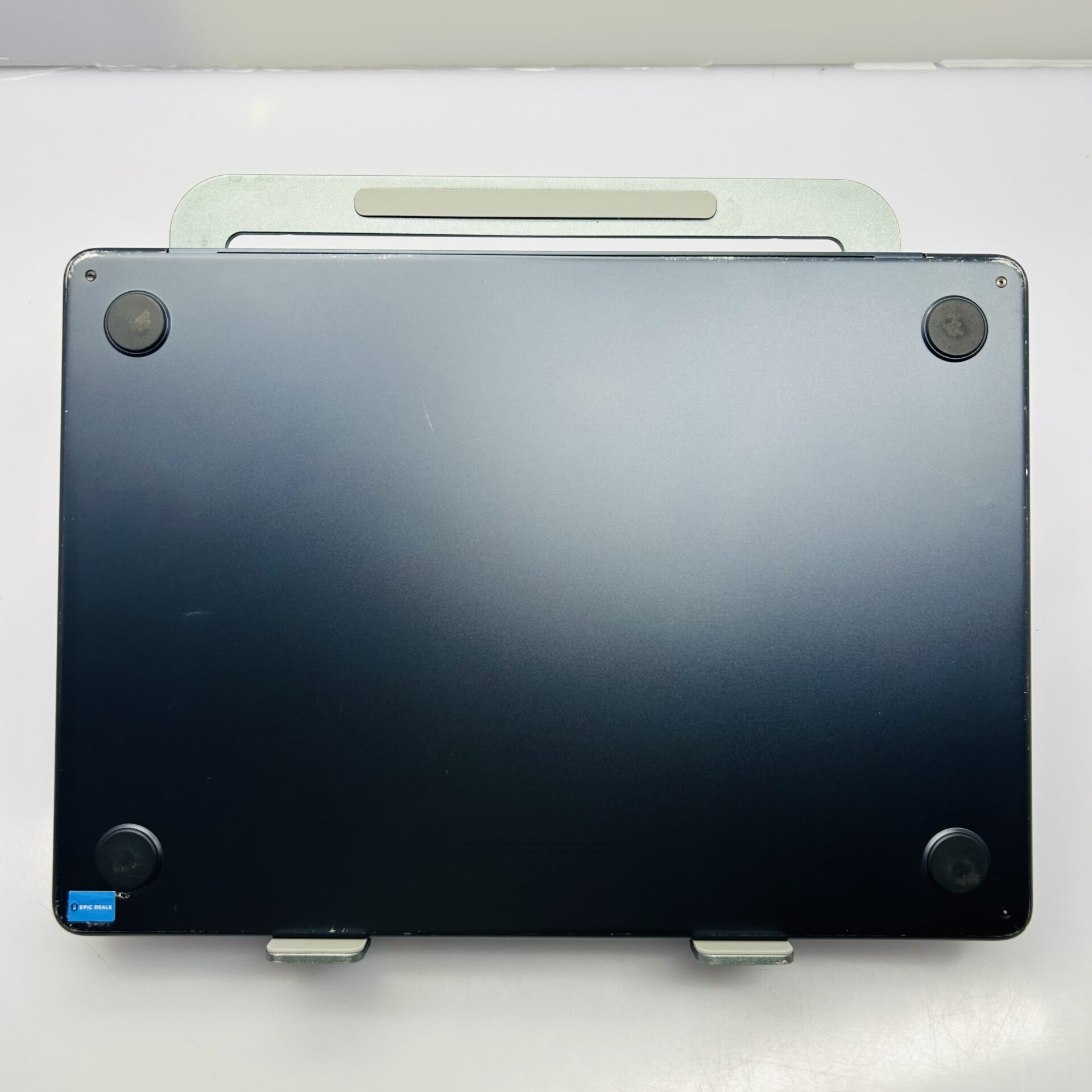 Apple MacBook Air 13-inch "M2" 8 CPU/ 8 GPU (2022) 8GB RAM 256GB SSD Midnight (Condition: Good) - Image 10