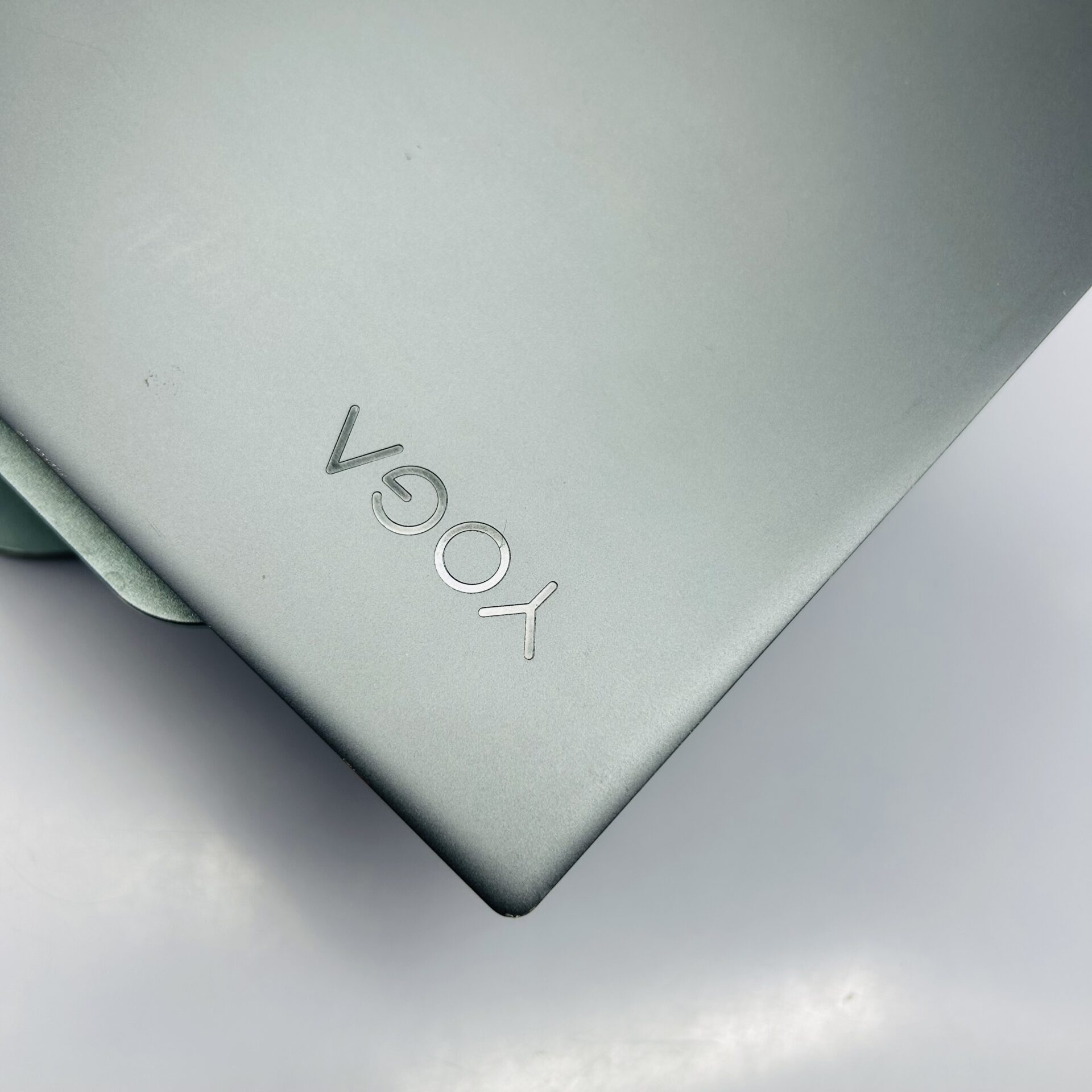 Lenovo Yoga 7i 14ITL5 11th Gen "Core i5" 2.40GHz 8GB RAM 256GB SSD Luna Grey - Cracked Screen, Touch Not Working (Condition: Fair) - Image 7
