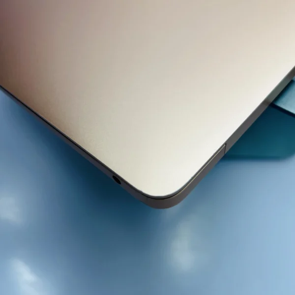 Apple MacBook Air 13-Inch 