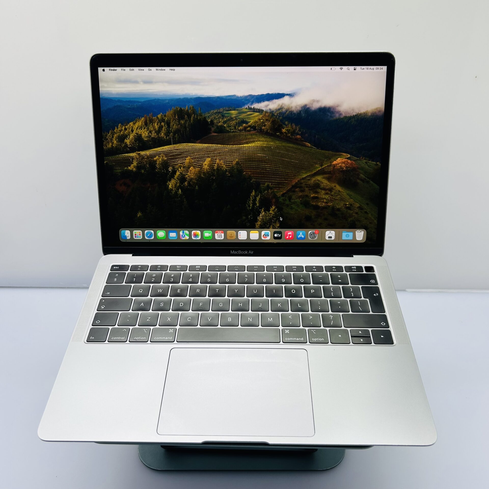 Apple MacBook Air 13-inch "Core i5" (2019) 1.6GHz 8GB RAM 128GB SSD Space Grey (Condition: Good) - Image 2