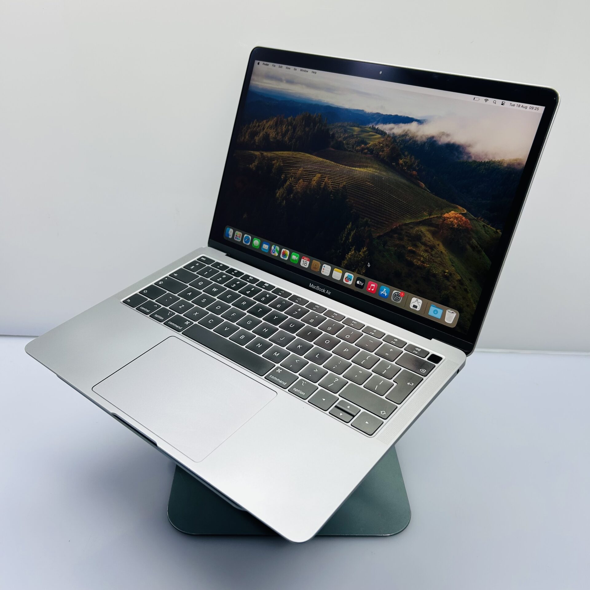 Apple MacBook Air 13-inch "Core i5" (2019) 1.6GHz 8GB RAM 128GB SSD Space Grey (Condition: Good) - Image 4