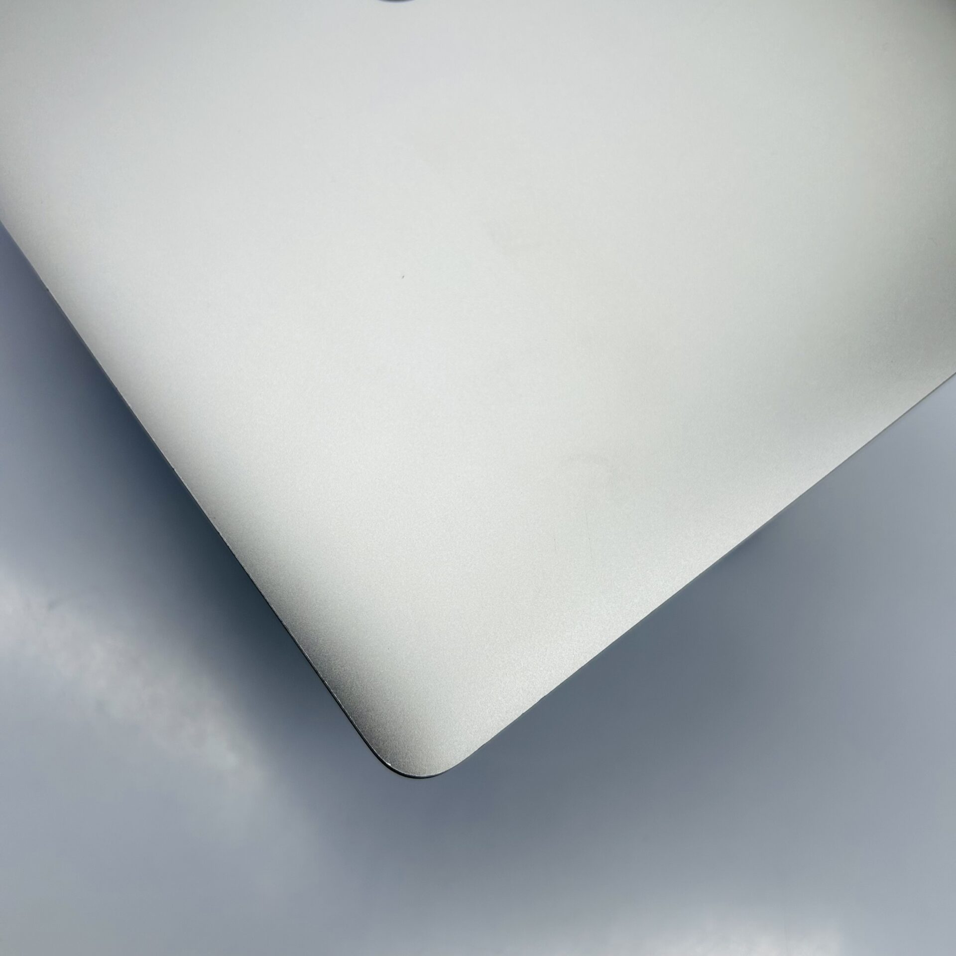 Apple MacBook Air 13-inch "Core i5" (2019) 1.6GHz 8GB RAM 128GB SSD Space Grey (Condition: Good) - Image 8