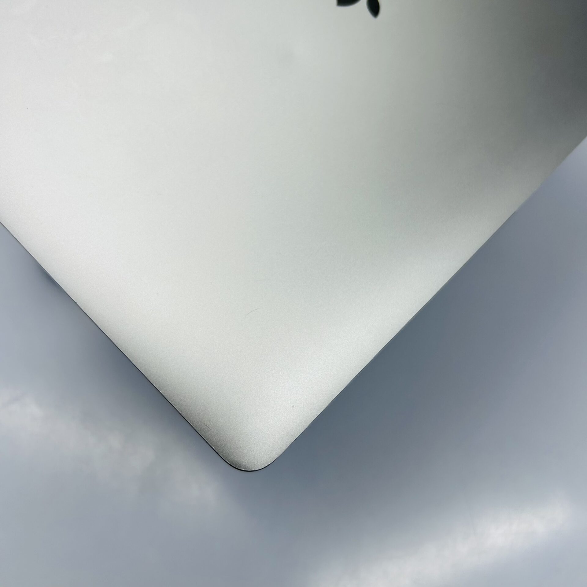 Apple MacBook Air 13-inch "Core i5" (2019) 1.6GHz 8GB RAM 128GB SSD Space Grey (Condition: Good) - Image 6