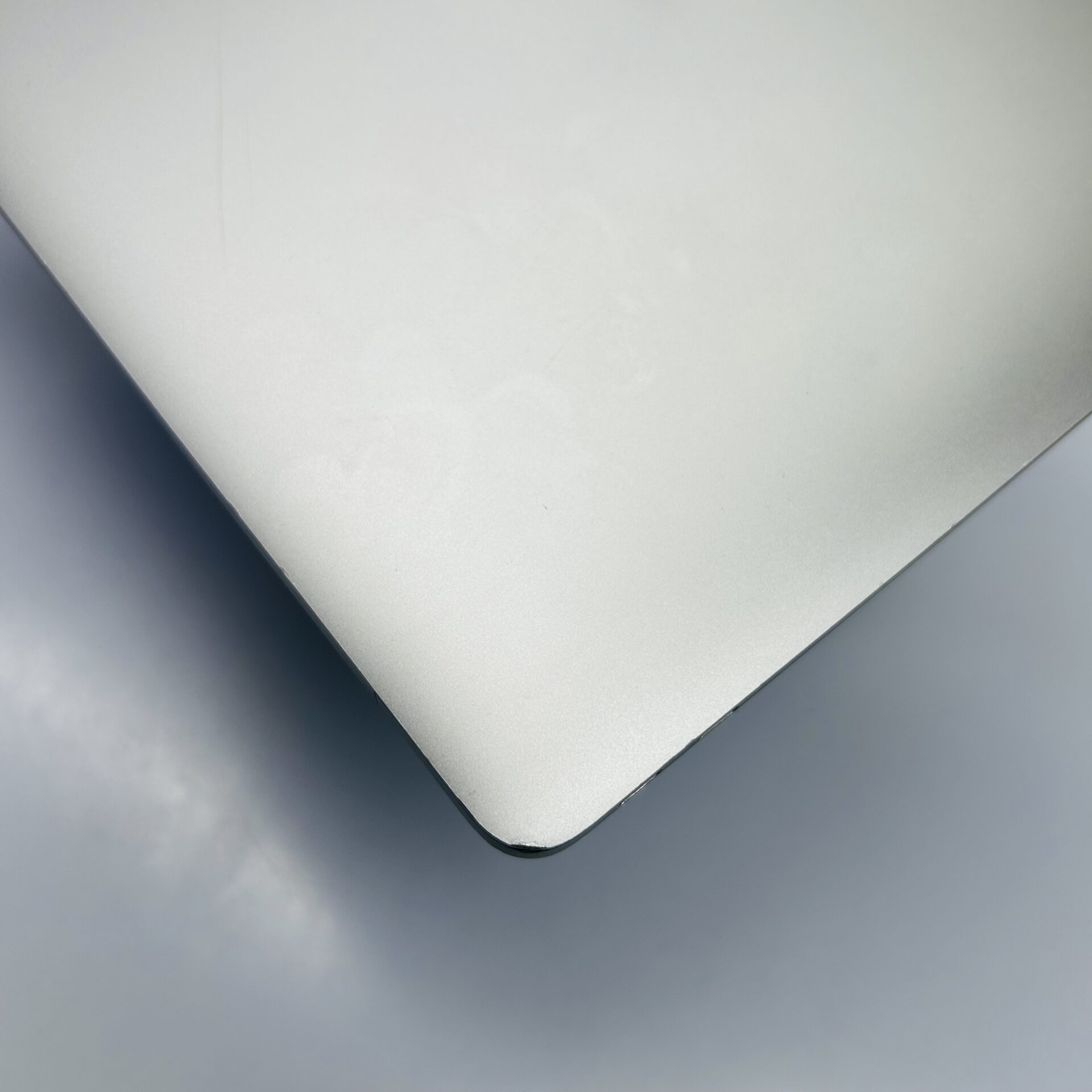 Apple MacBook Air 13-inch "Core i5" (2019) 1.6GHz 8GB RAM 128GB SSD Space Grey (Condition: Good) - Image 7