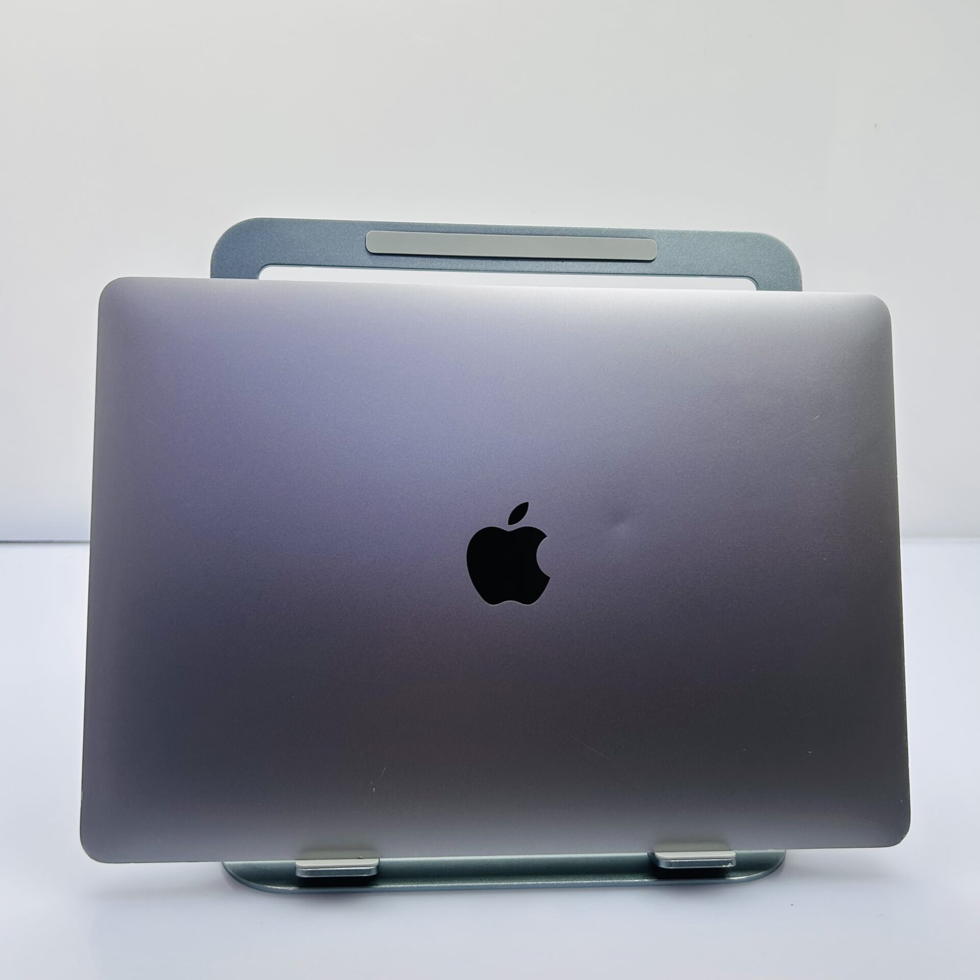 Apple MacBook Air 13-inch "Core i5" (2019) 1.6GHz 8GB RAM 128GB SSD Space Grey (Condition: Good) - Image 9