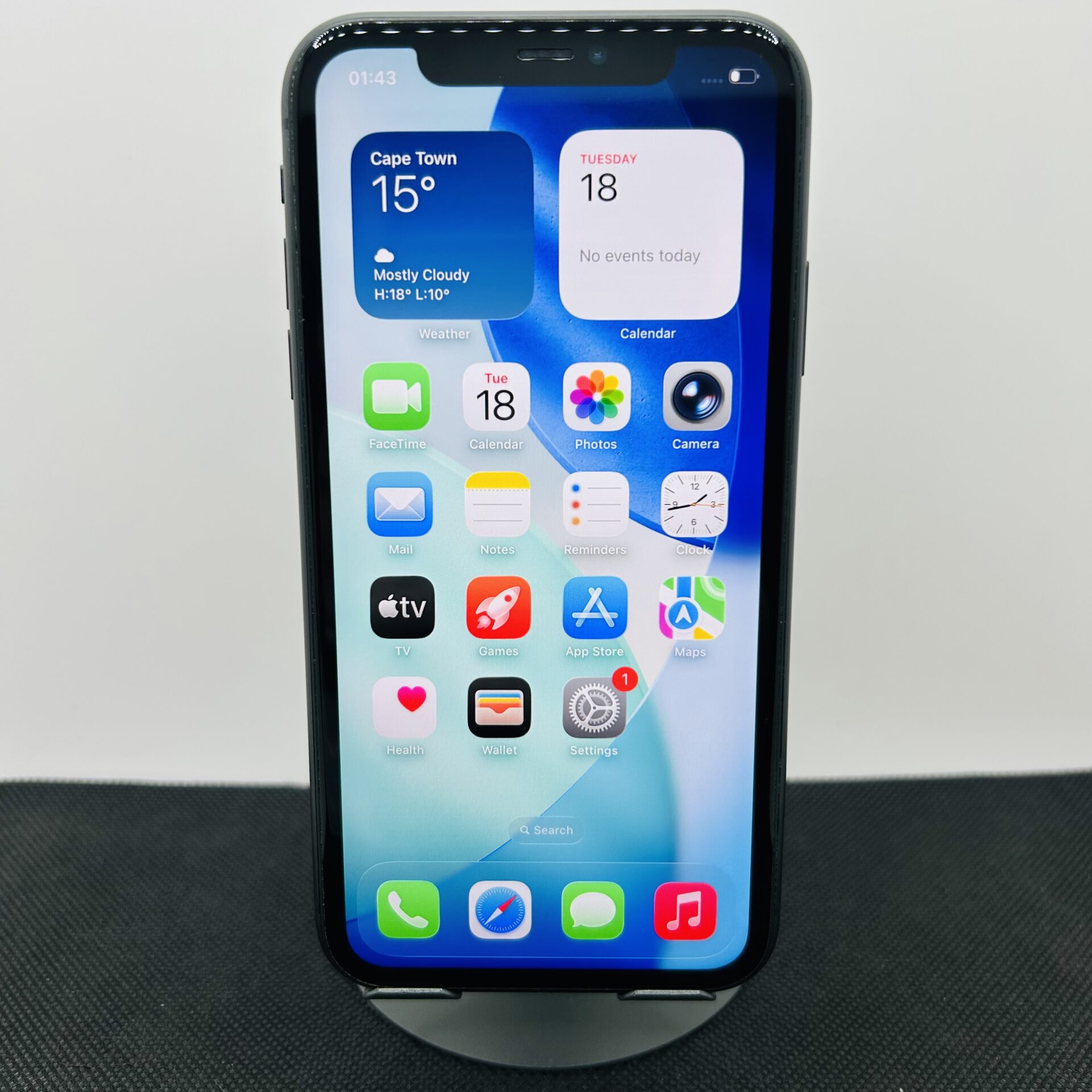 Apple iPhone 11 64GB Black (Condition: Good) - Image 2