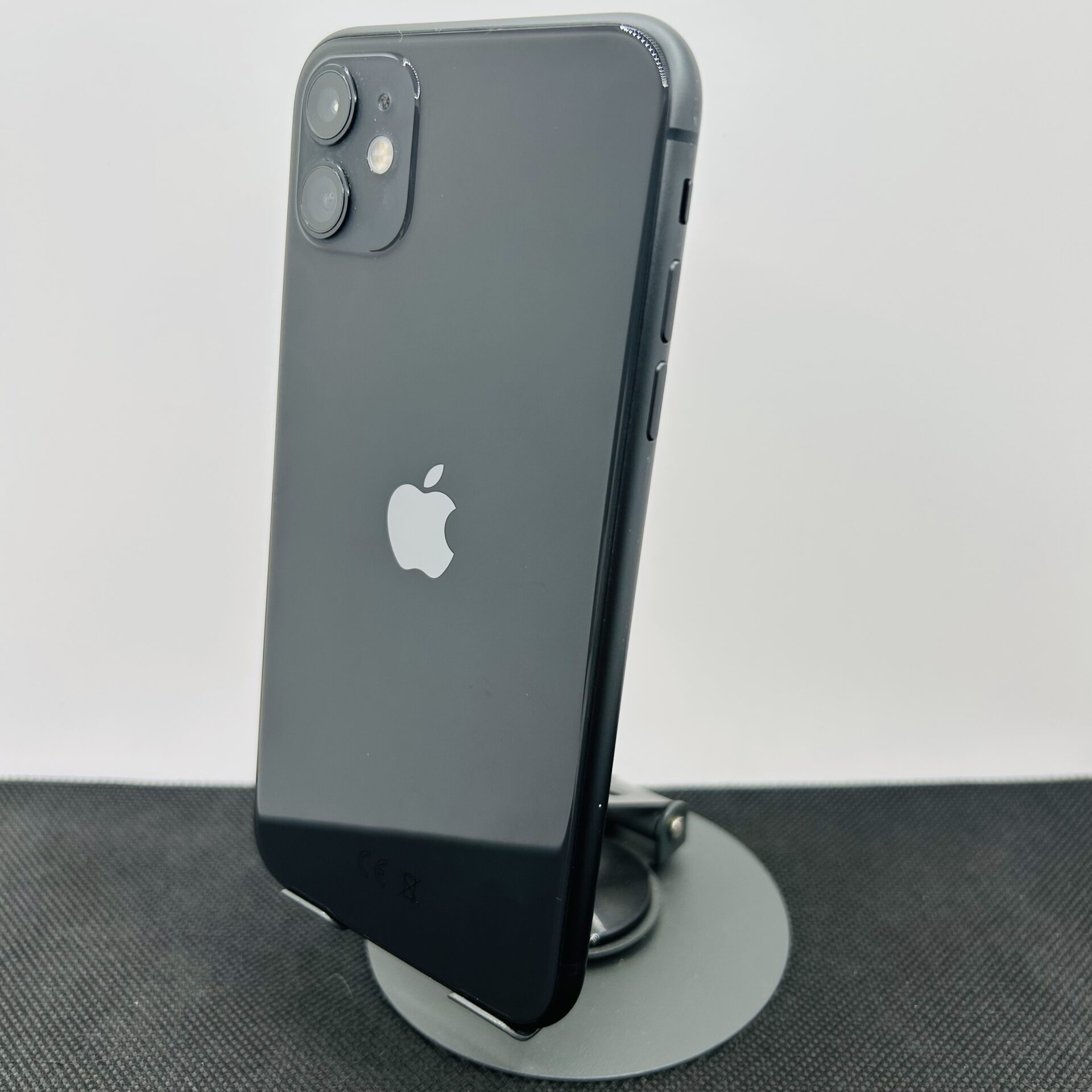 Apple iPhone 11 64GB Black (Condition: Good) - Image 5