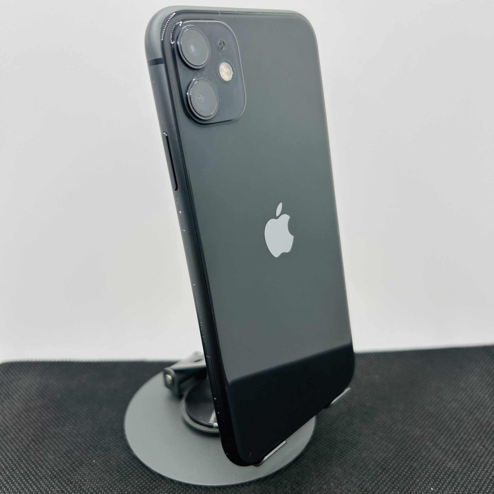 Apple iPhone 11 64GB Black (Condition: Good) - Image 3