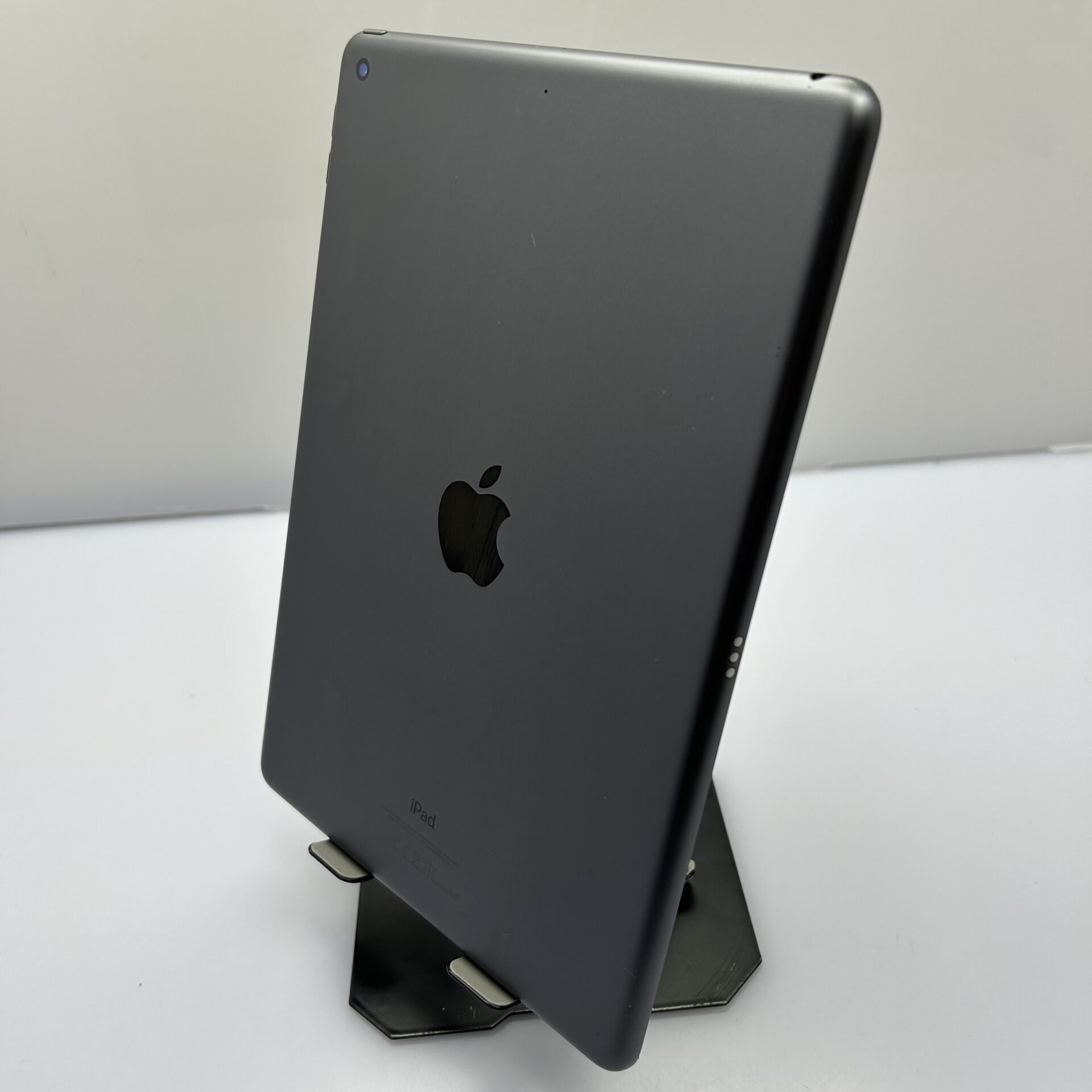 Apple iPad 9th Gen 64GB (Wifi Only) Space Gray - Touch ID Not Working (Condition: Good) - Image 10