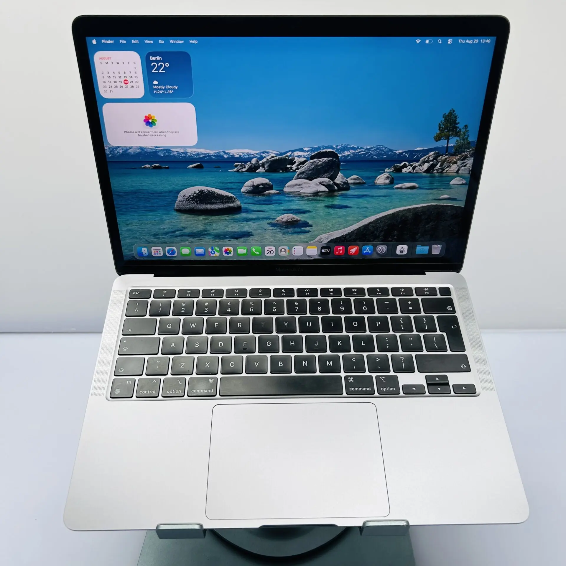 Apple MacBook Air 13-inch "M1" (2020) 8 CPU/ 8 GPU 8GB RAM 256GB SSD Space Gray (Condition: Good) - Image 2