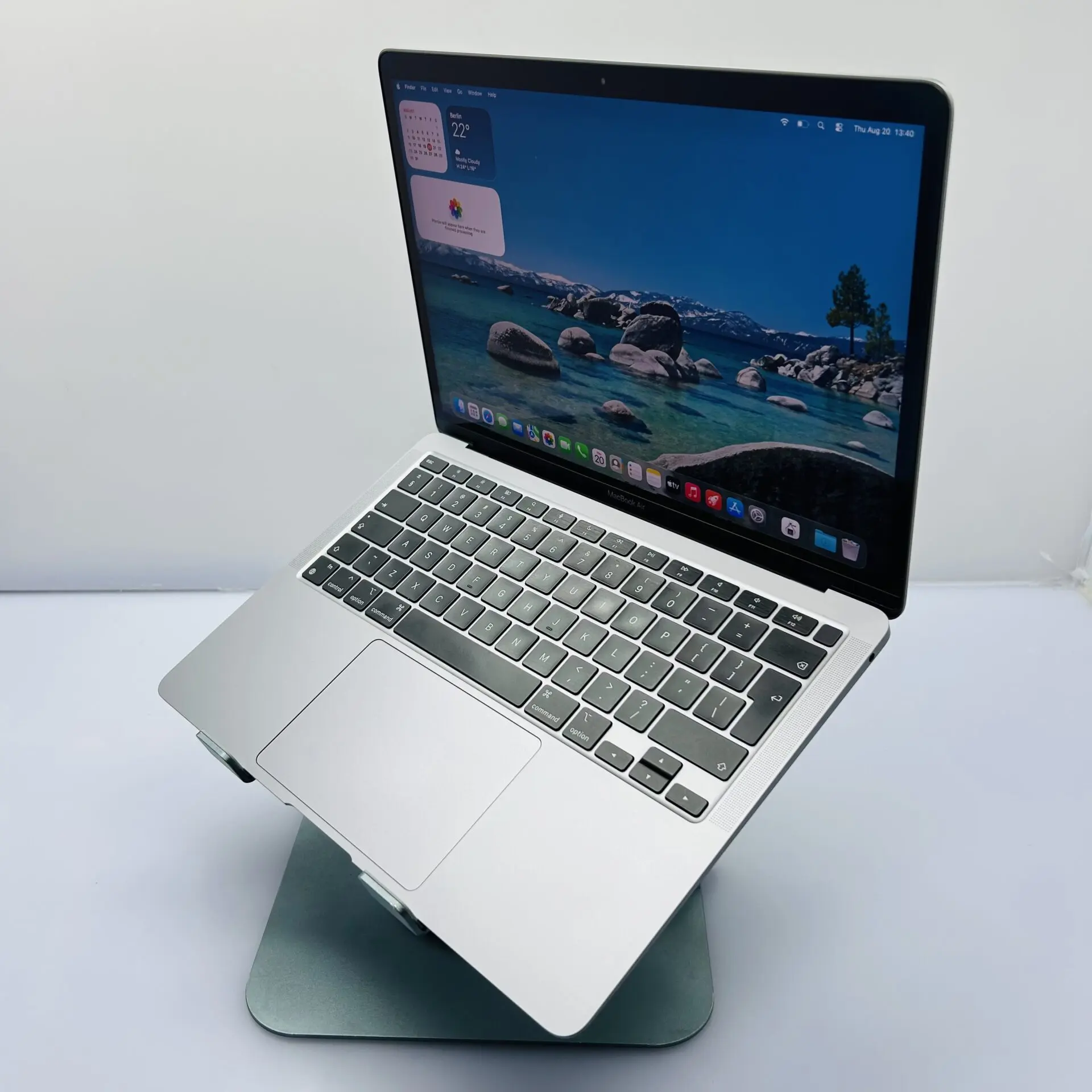 Apple MacBook Air 13-inch "M1" (2020) 8 CPU/ 8 GPU 8GB RAM 256GB SSD Space Gray (Condition: Good) - Image 4