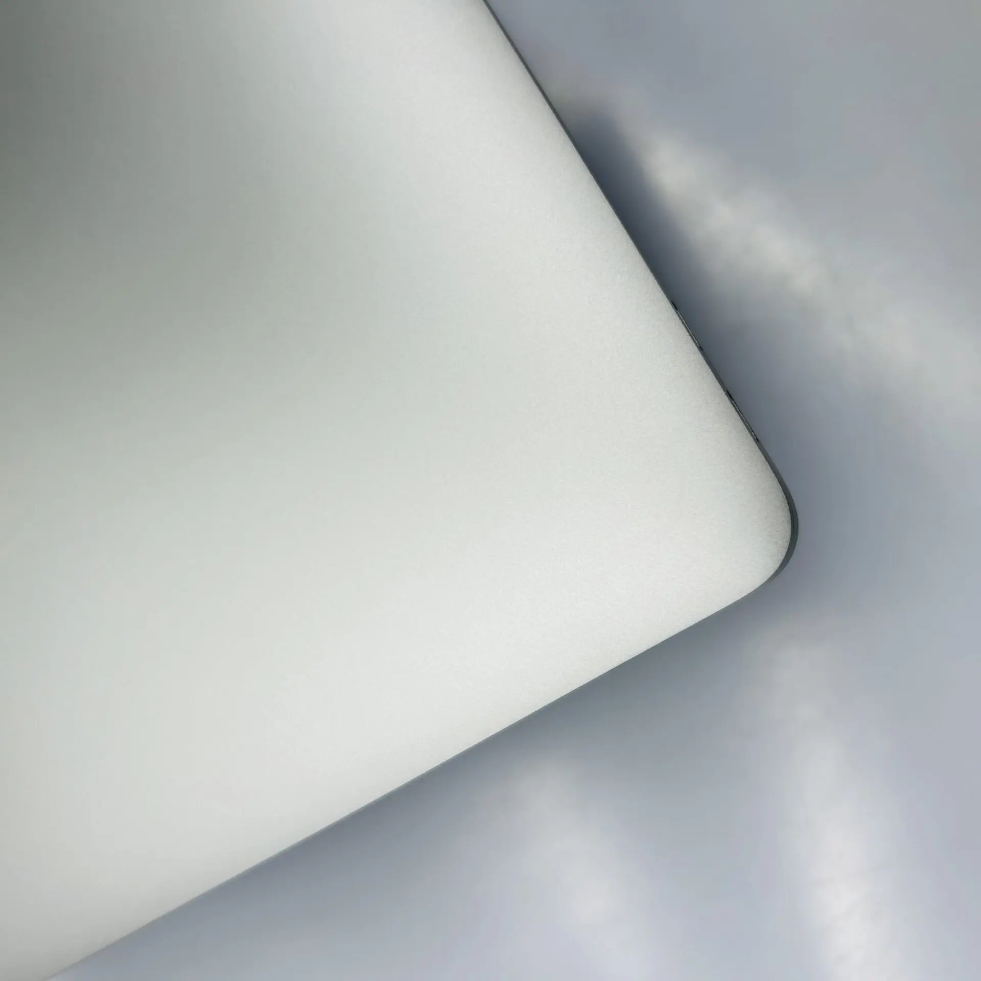 Apple MacBook Air 13-inch "M1" (2020) 8 CPU/ 8 GPU 8GB RAM 256GB SSD Space Gray (Condition: Good) - Image 5