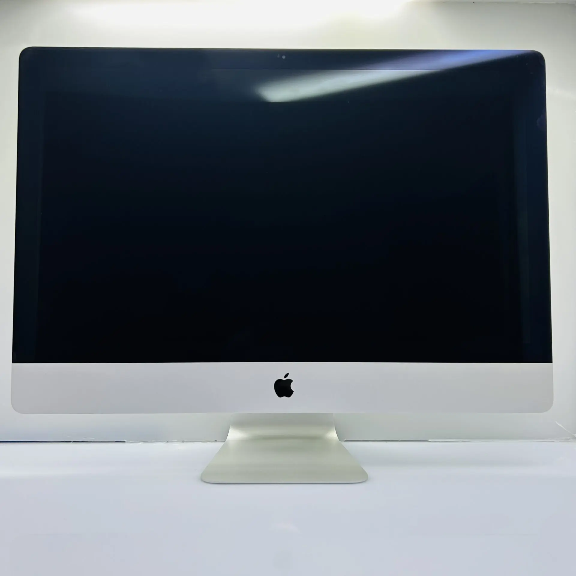 Apple iMac 27-Inch "Core i5" (5K, 2020) 3.3GHz 8GB RAM 512GB SSD Silver + Magic Keyboard + Magic Mouse (Condition: Good) - Image 4