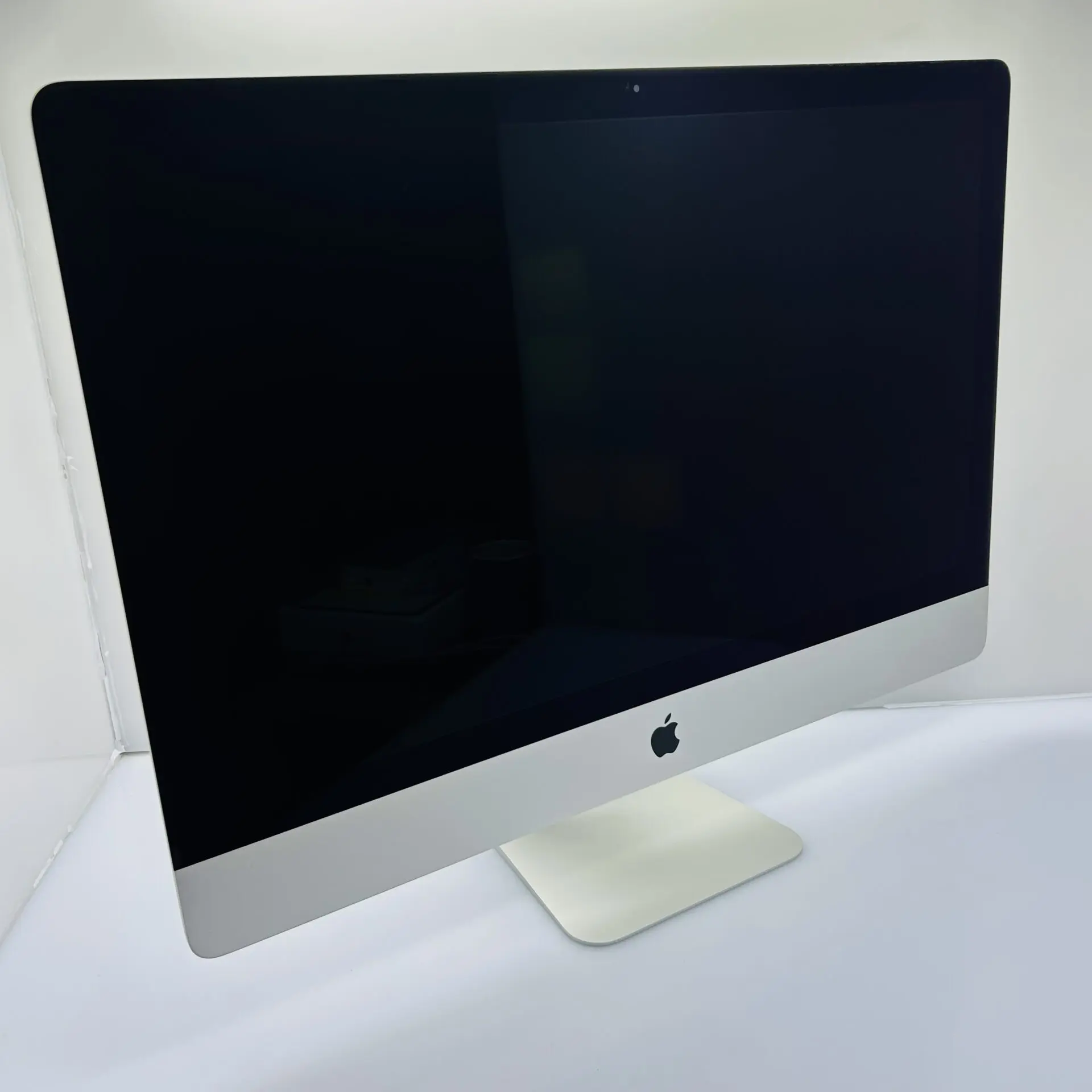 Apple iMac 27-Inch "Core i5" (5K, 2020) 3.3GHz 8GB RAM 512GB SSD Silver + Magic Keyboard + Magic Mouse (Condition: Good) - Image 5