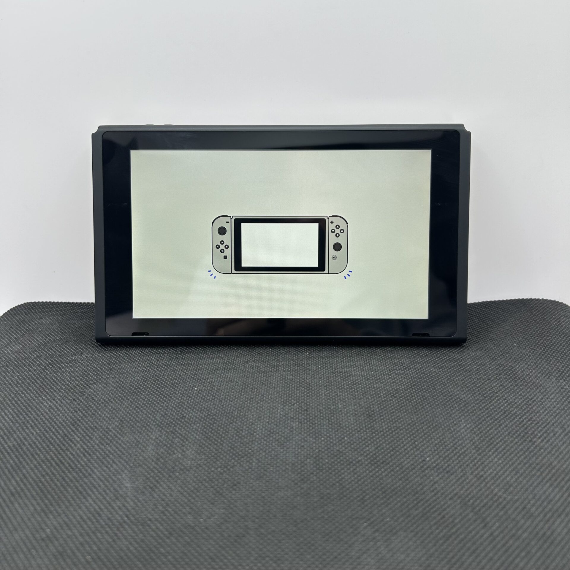 Nintendo Switch 32GB Black + Accessories + 2 Games (Condition: Good) - Image 2