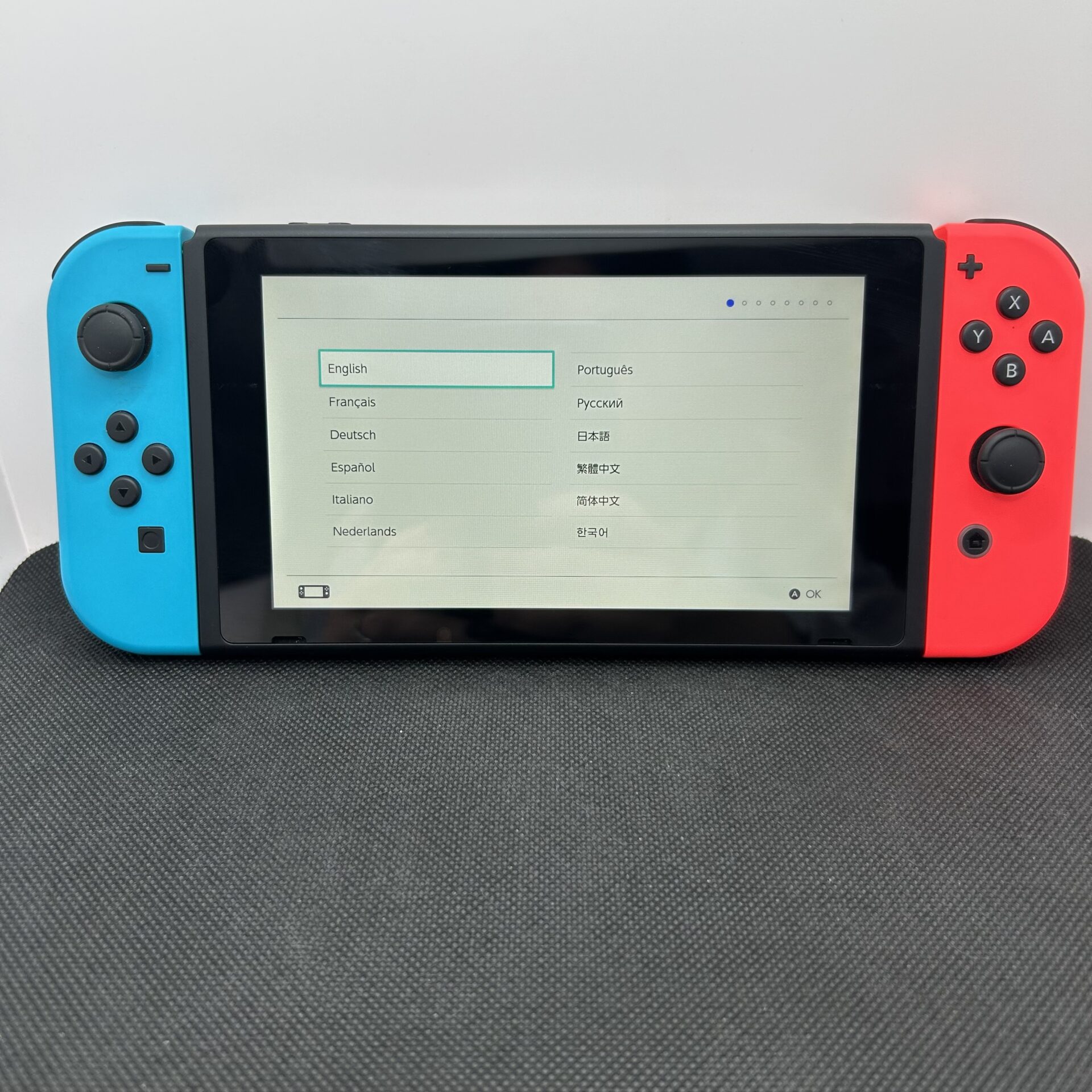Nintendo Switch 32GB Black + Accessories + 2 Games (Condition: Good) - Image 4