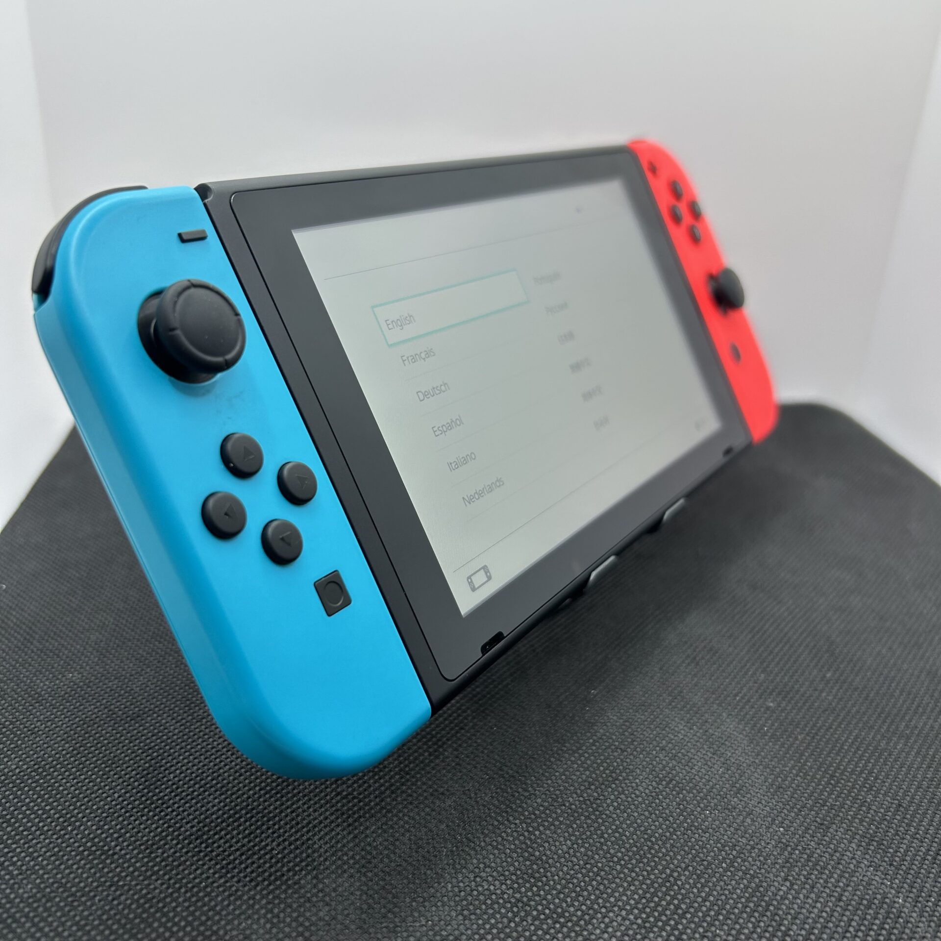 Nintendo Switch 32GB Black + Accessories + 2 Games (Condition: Good) - Image 5