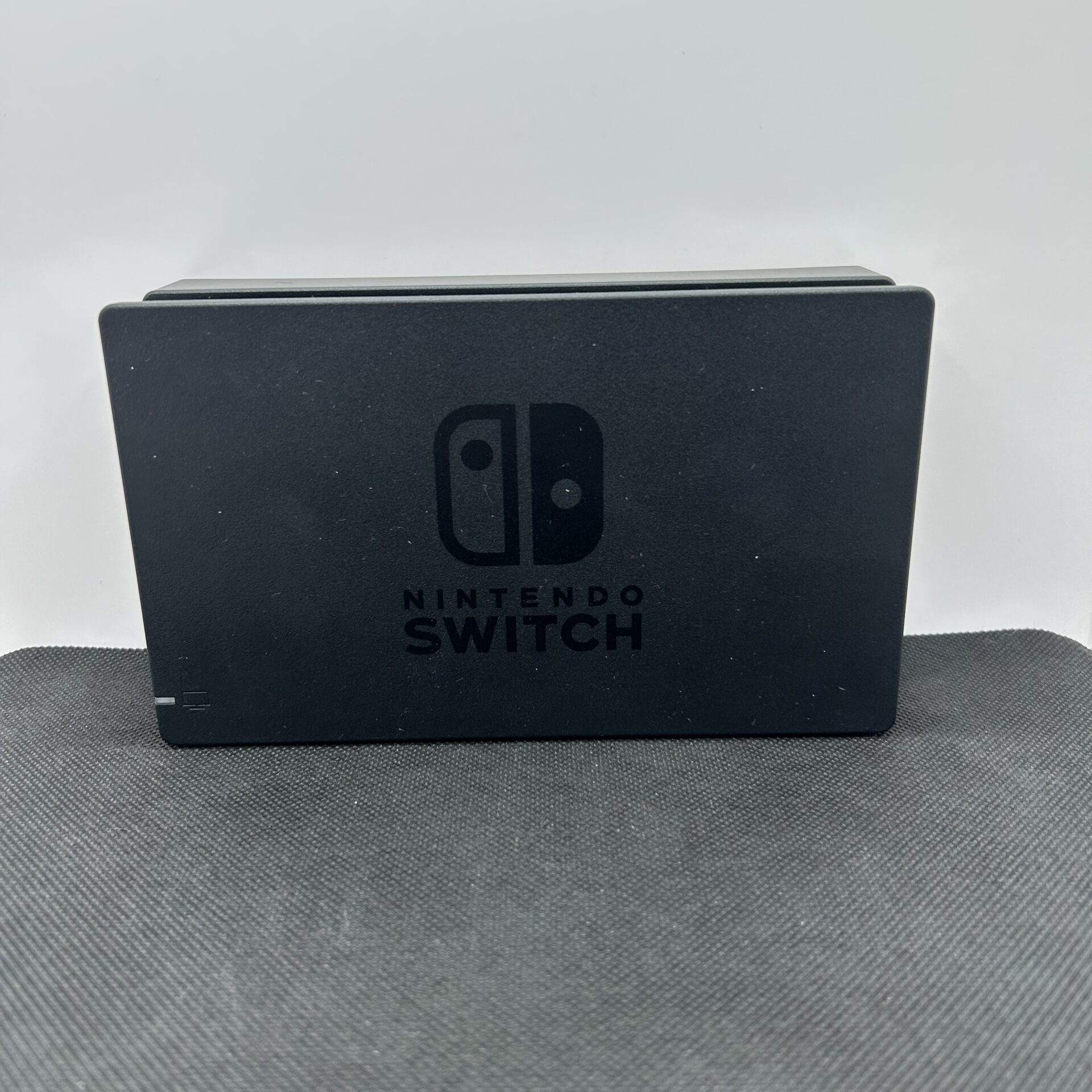 Nintendo Switch 32GB Black + Accessories + 2 Games (Condition: Good) - Image 12