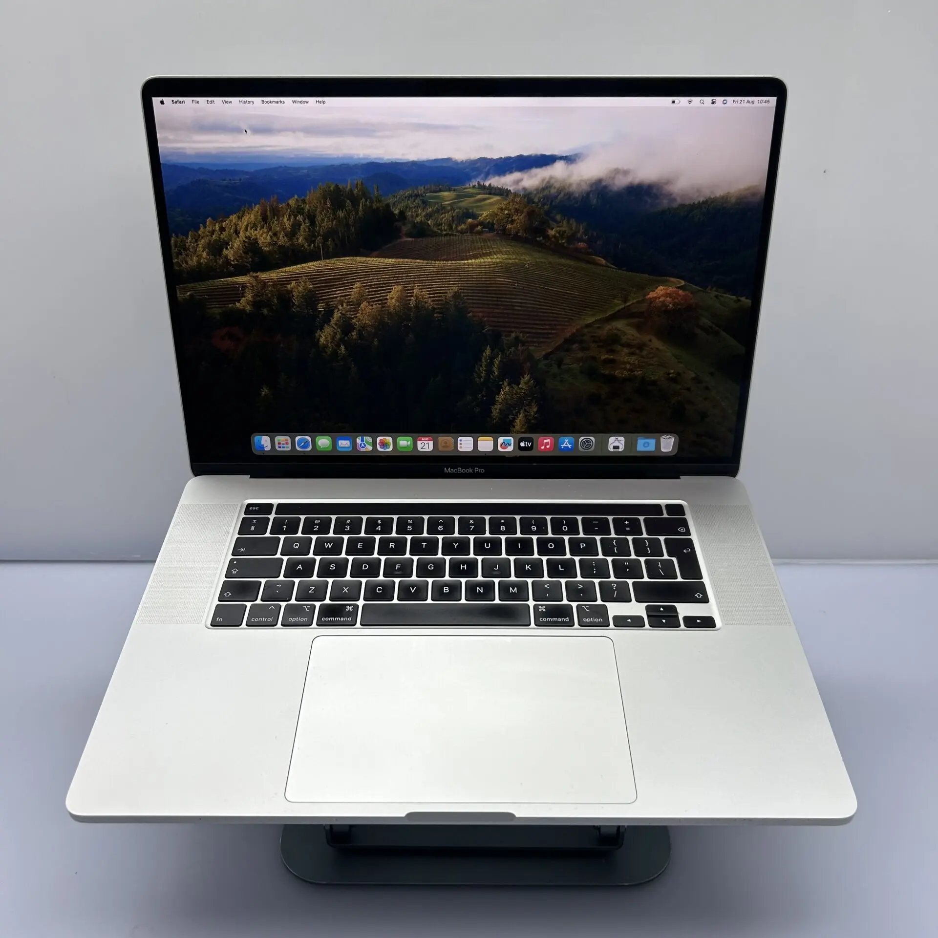 Apple MacBook Pro 16-inch "Core i9" (Touchbar/2019) 2.3GHz 16GB RAM 1TB SSD Silver (Condition: Good) - Image 2